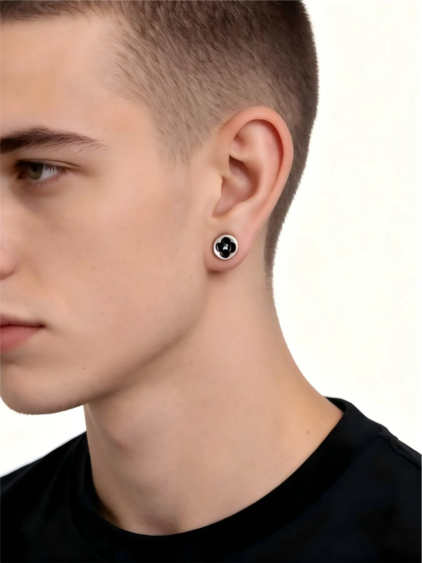 Trendy Hip-Hop Street Style Clover Ear Clip with Zircon, Pain-Free Ear Jewelry, Unisex Fashion Accessory, Perfect Gift