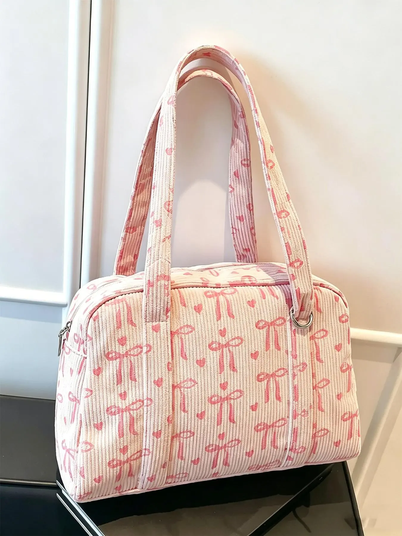 Valentine's Day gift shoulder bag, Handcrafted Bag, minority design pearl bow pendant dating wear commuter shoulder bag, three-dimensional design, Fashionable patterned bag, Fashion crossbody handbag, Casual Crossbody Bags