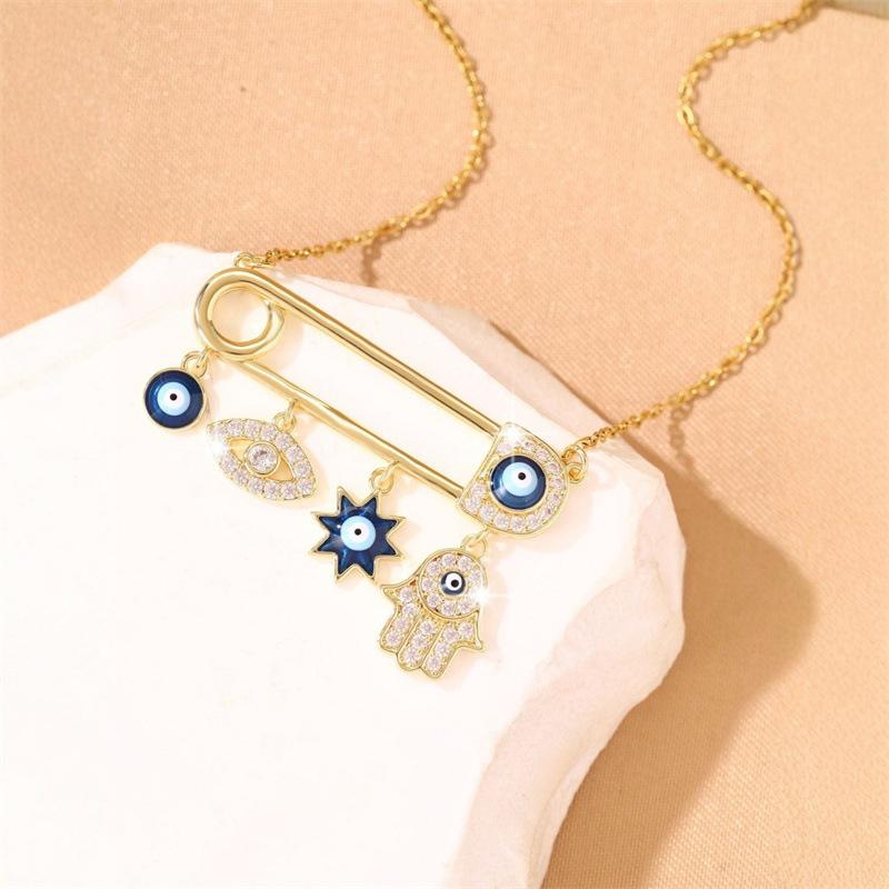 Evil Eye Hamsa's Hand Necklace, Gold-plated Rhinestone Pendant, Bohemian Lucky Charm, for Women and Girls, Fashion Accessories, Both Protection and Style