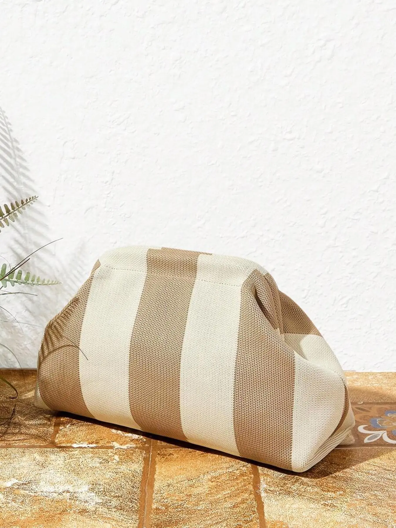 Subtle and gentle design with vertical striped curved cloud clutch, low saturation soft contrasting wide stripes, suitable for storing makeup and headphones, suitable for daily commuting and friend gatherings, Trendy Clutch Bag