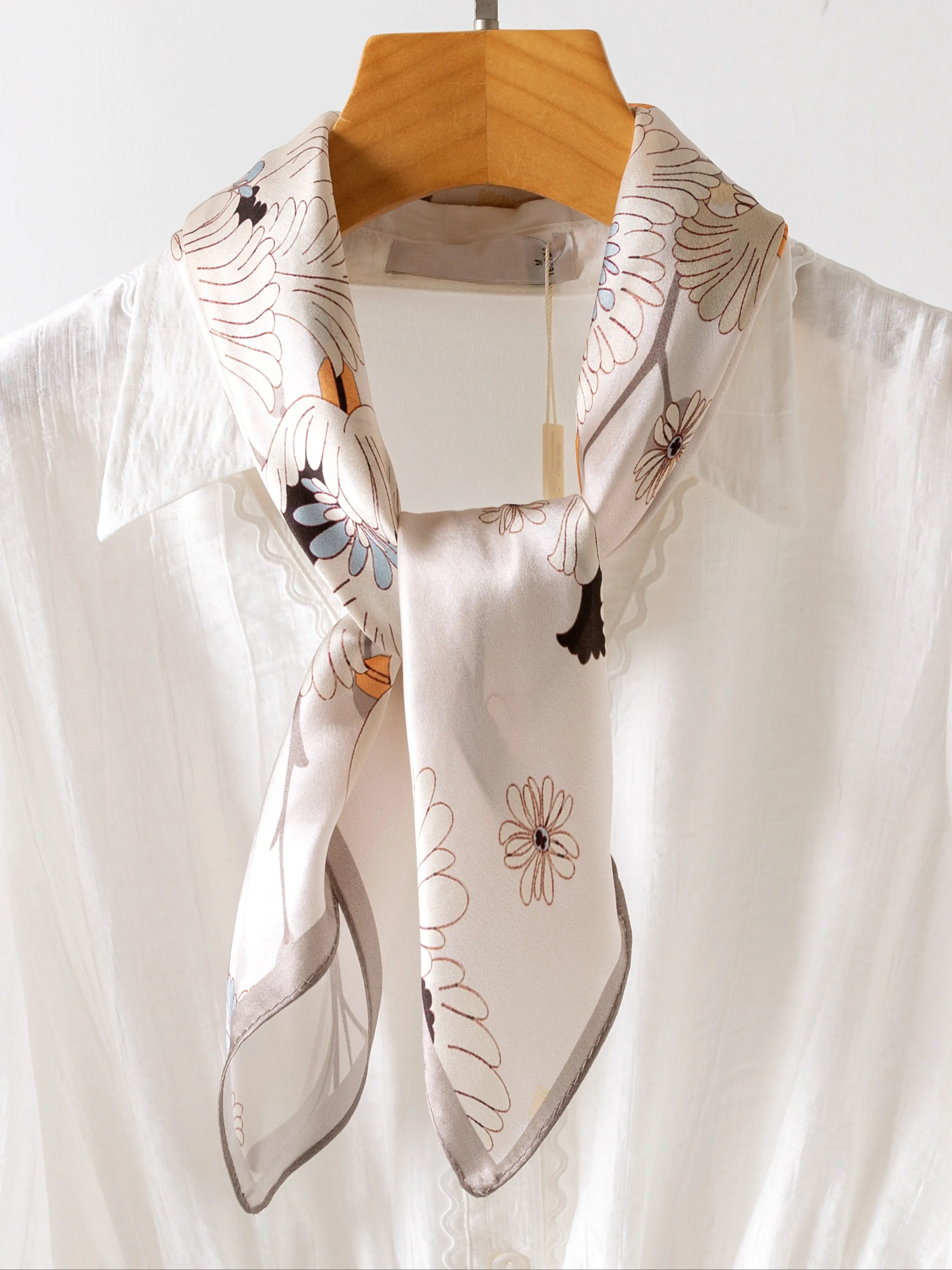 Elegant Floral Silk Scarf, 27.56 Inches, 100% Mulberry Silk, Lightweight, Breathable, Soft, Ideal for Daily Wear, Parties, Events