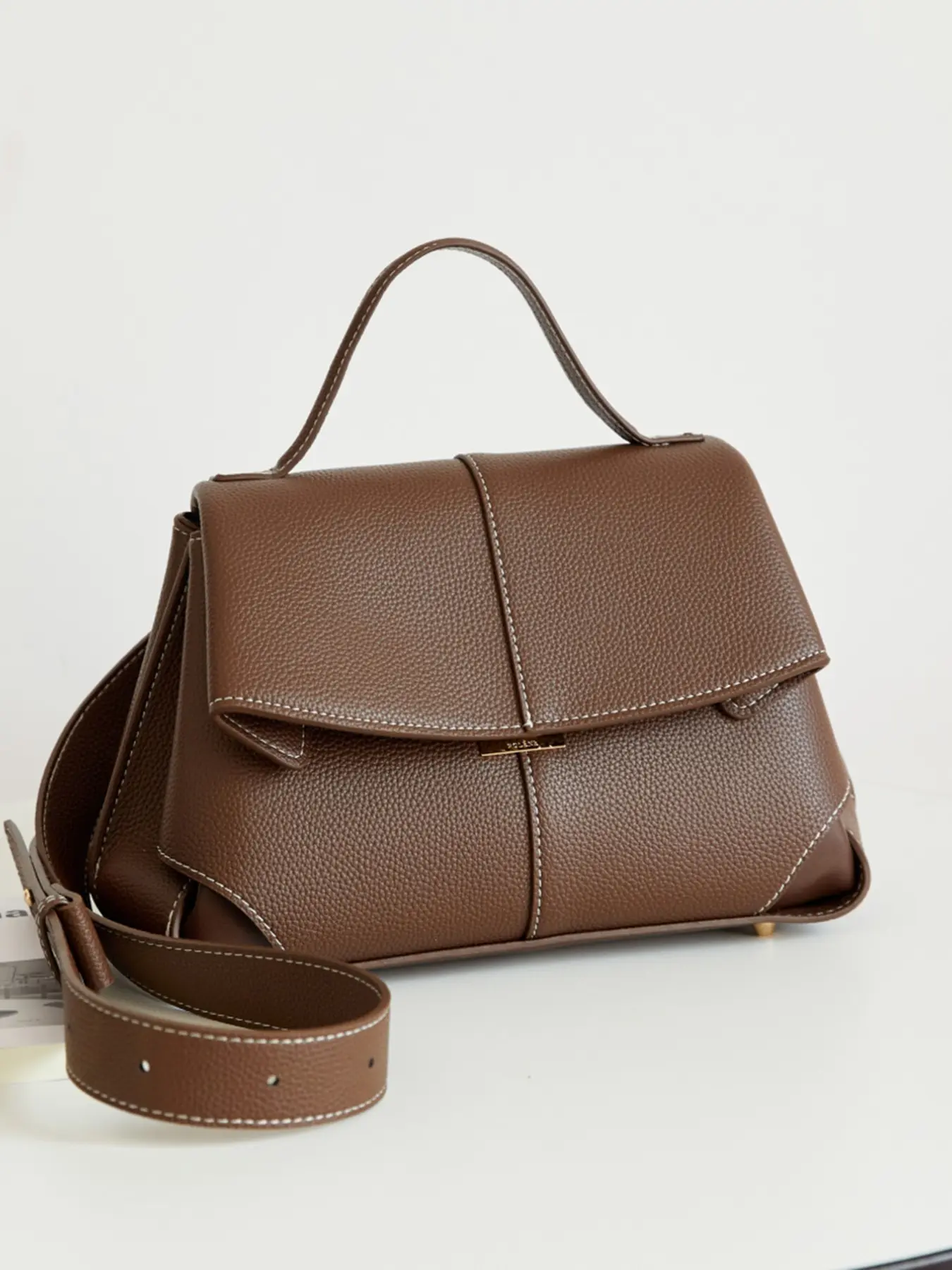 Smile Bag Genuine Leather Handbag, Fashionable Large Capacity Shoulder Bag, Durable Design for Daily Use, Stylish and Versatile Accessory