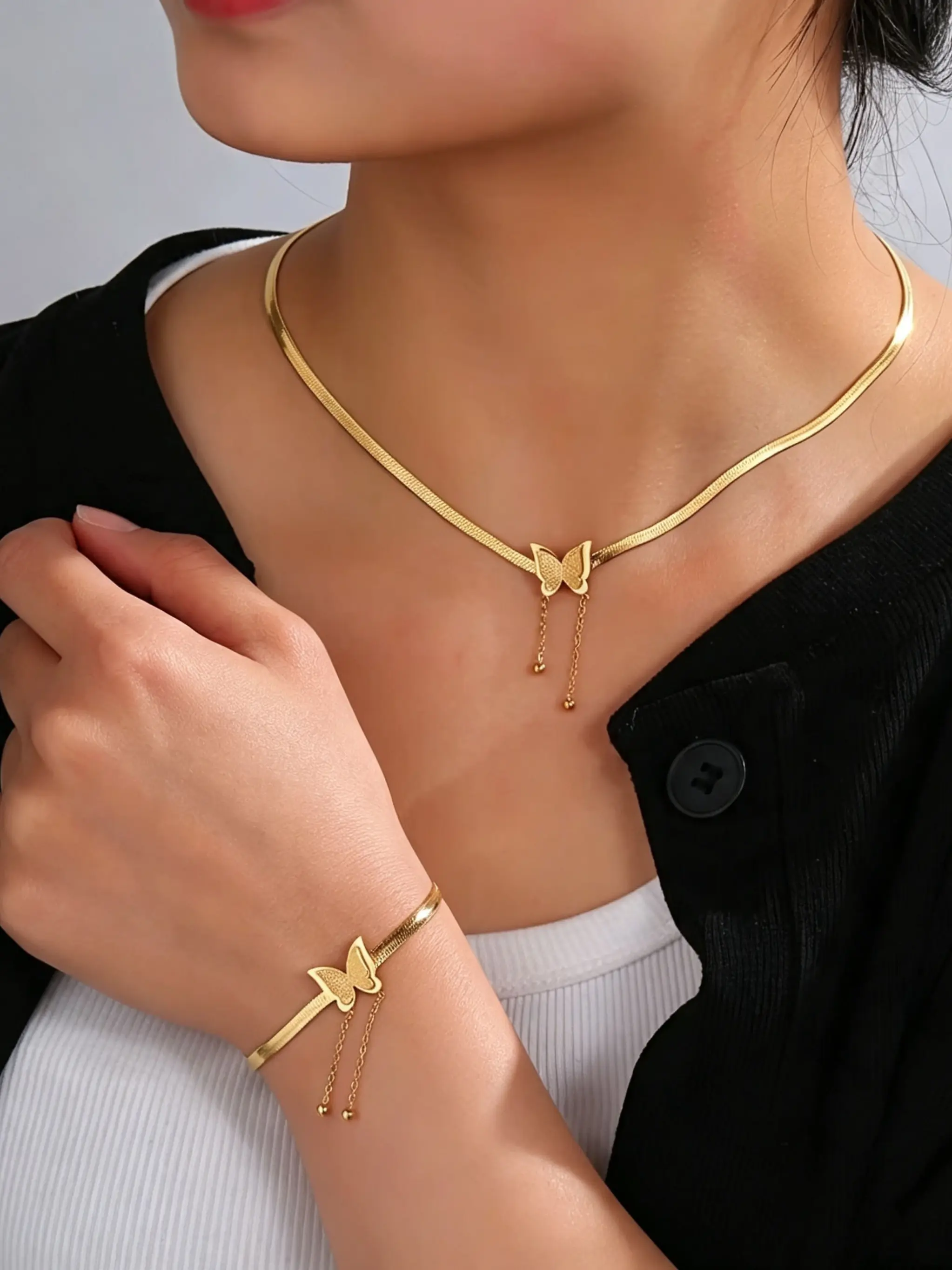 Luxurious Lightweight Silver Color Butterfly Bracelet and Necklace Set for Women, Elegant Jewelry for Weddings Parties and Daily Wear, Adjustable Length Suitable for All Occasions
