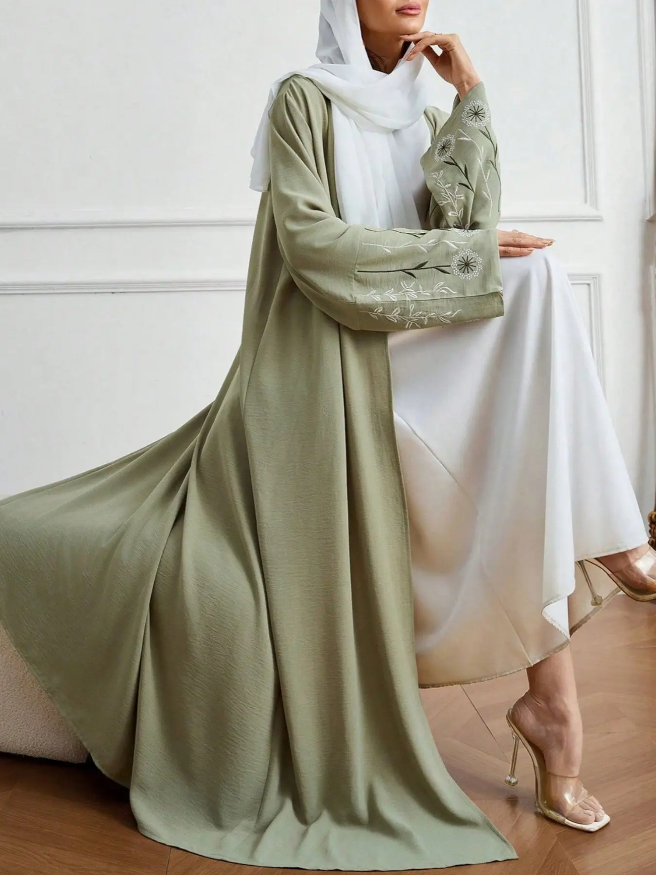 Middle Eastern Ramadan Fashion Elegant Christmas Dress, Floral Embroidery Long Dress, No Headscarf, Casual Loose-Fit Arab Robe