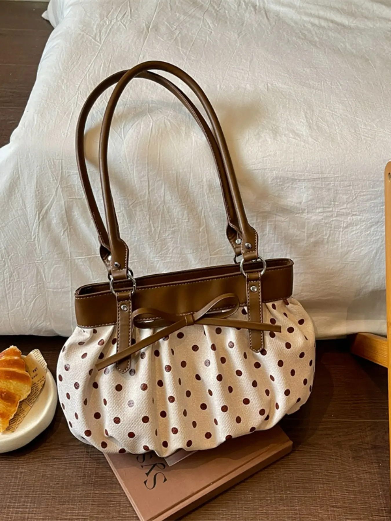 Fashionable Polka Dot Shoulder Bag, Large Capacity, Cute and Trendy Design, Perfect for Dates and Commuting, Elegant and Stylish