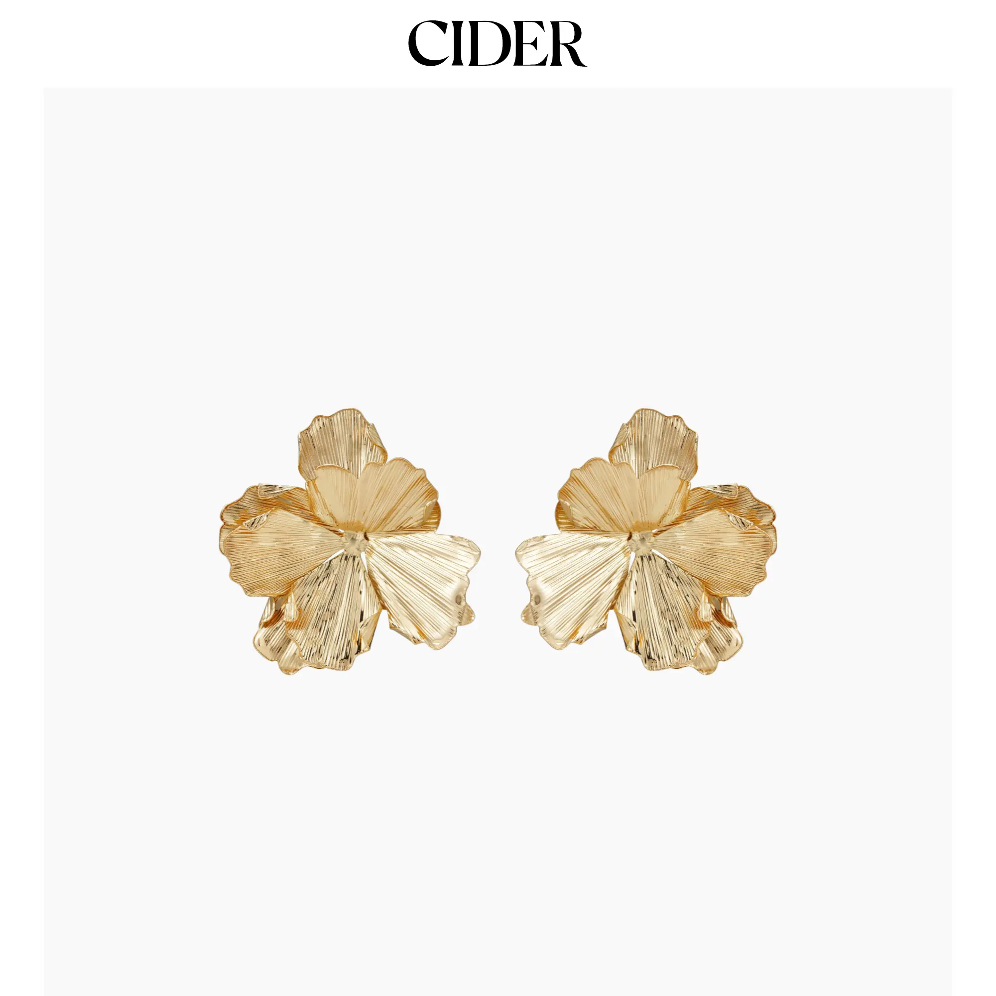 Cider PLEATED FLOWER STUD EARRINGS