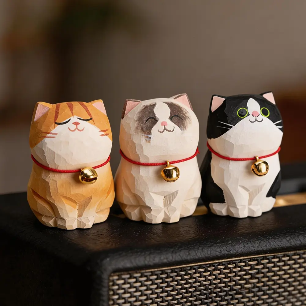 Hand Carved Wooden Cat Figurine with Bell Collar Ginger Cat Ragdoll Cat Tuxedo Cat Kitten Statue Tabletop Home Decor Gift for Birthday Christmas Holiday Present Collectible Figure Decorative Sculptures