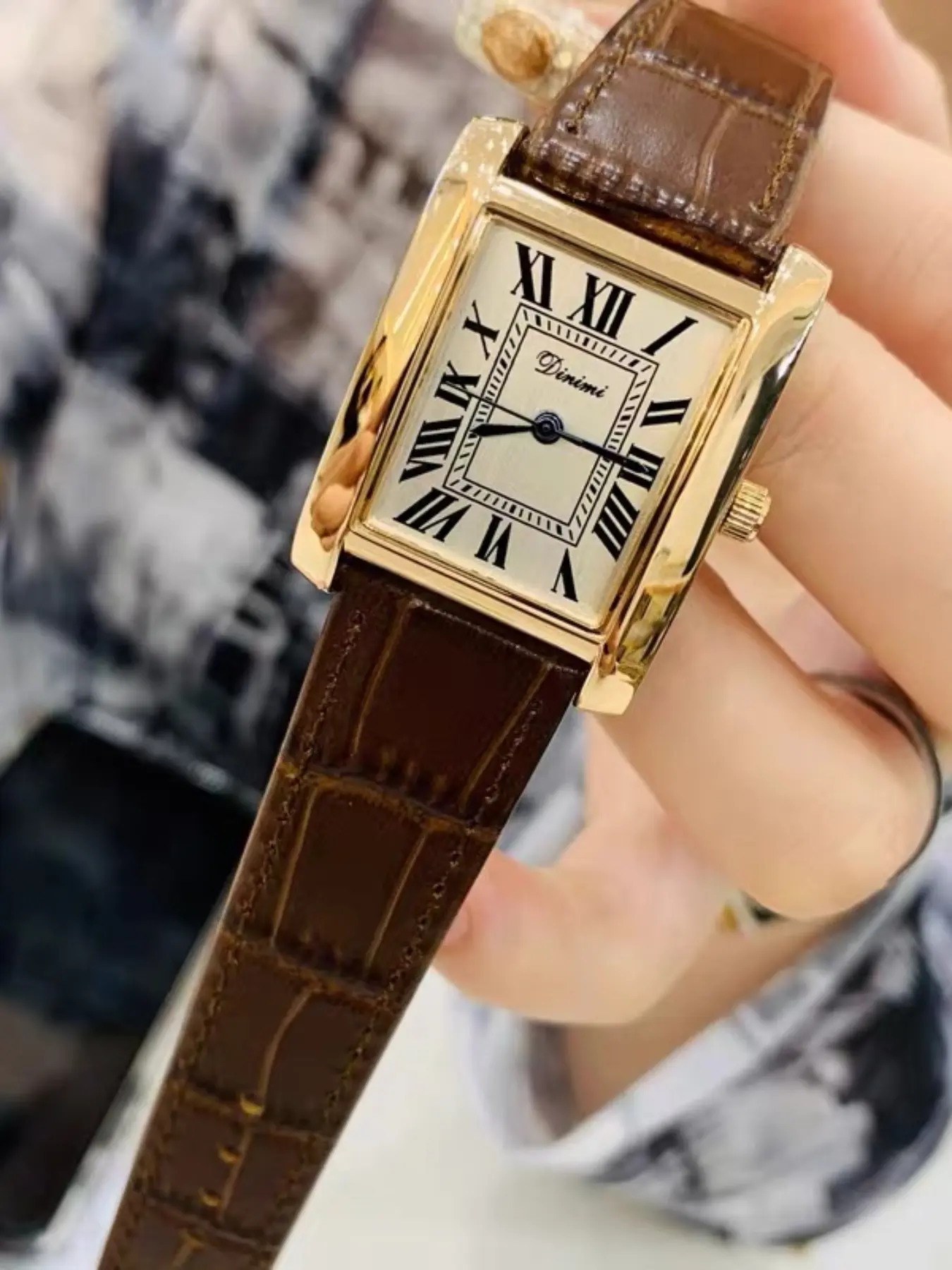 Women's Quartz Watch, Elegant Square Face Design, Metal Case & Mineral Glass Dial, Perfect Gift for Women, All-Season Wear
