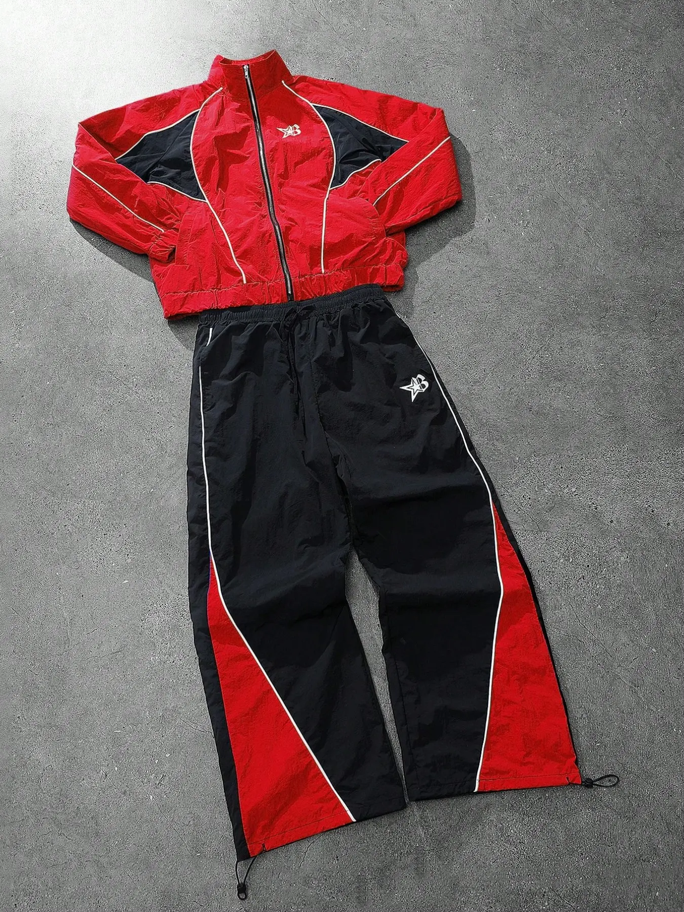 Unisex Street Style Star and Letter Patch Racing Jacket with Windproof Design, Y2K-Inspired High Fashion Streetwear for Couples and Racing Enthusiasts