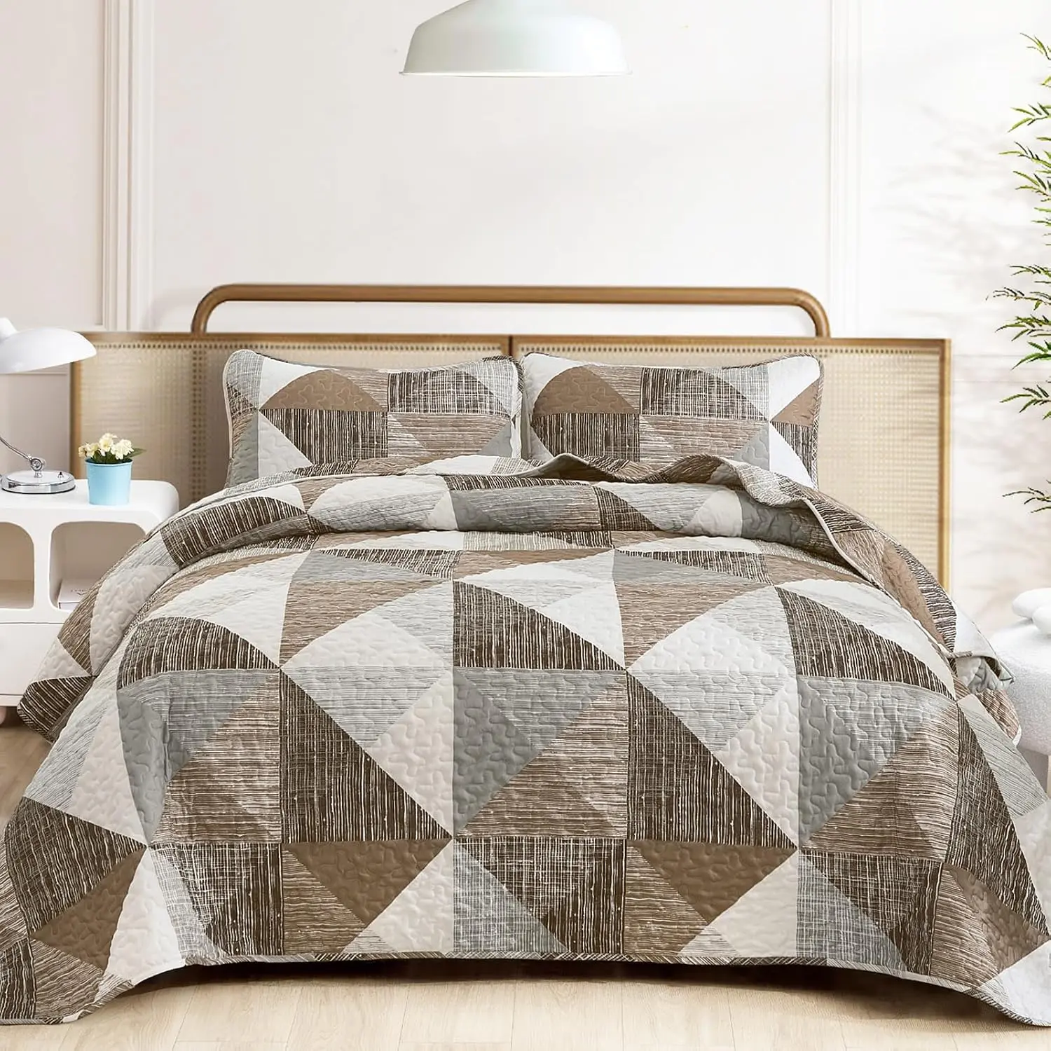 Brown Quilt  Size, 3 count Triangle Patchwork Bedspread