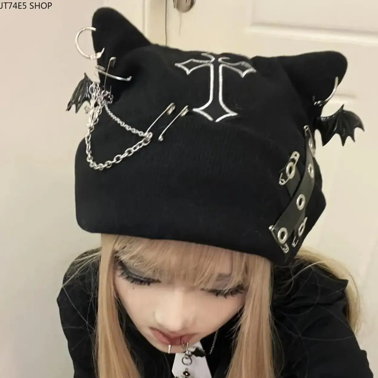 Women Gothic Cat Ear Knit Beanie, Punk Chain Bat Charm Y2K Grunge Streetwear Hat, Adjustable Alternative Fashion Headwear for Daily Wear, Concerts and Festivals
