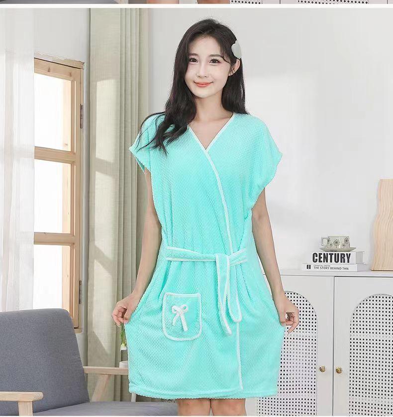 A Super Absorbent, Quick-drying, Wearable Bath Towel. This Adorable and Soft-style Home Bathrobe Is Skin-friendly and Breathable. It Can Be Worn Instantly After Showering Without Sticking to the Body, and It Doesn't Shed Lint. Comfortable and Warm