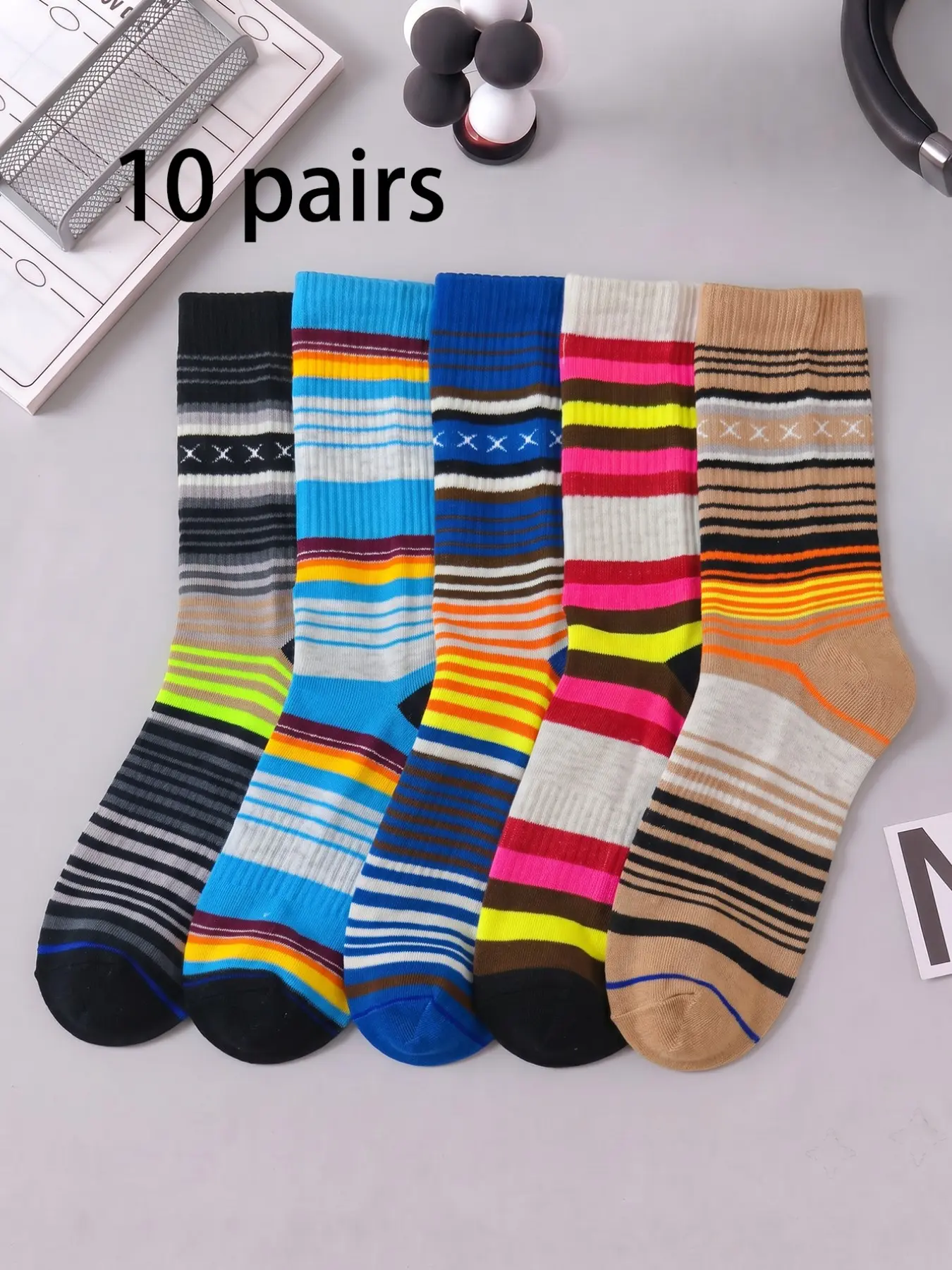 Men's Retro Colorblock Striped Crew Socks, Unique Rainbow Horizontal Stripe Ankle Socks, Fall Winter Fashion Socks, Fun Crazy Socks
