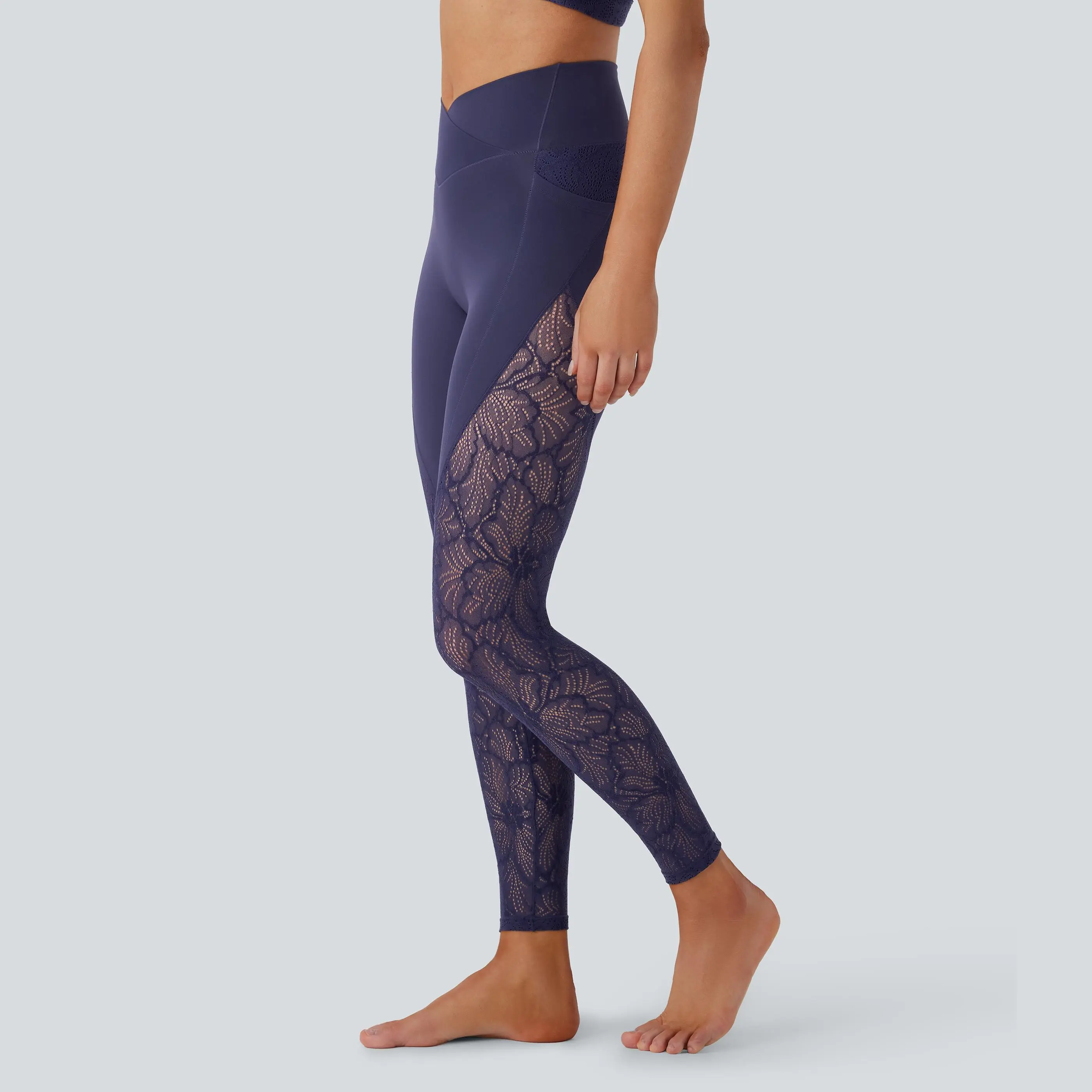Halara SoftlyZero™ High Waisted Crossover Pocket Contrast Lace 7/8 Yoga Leggings