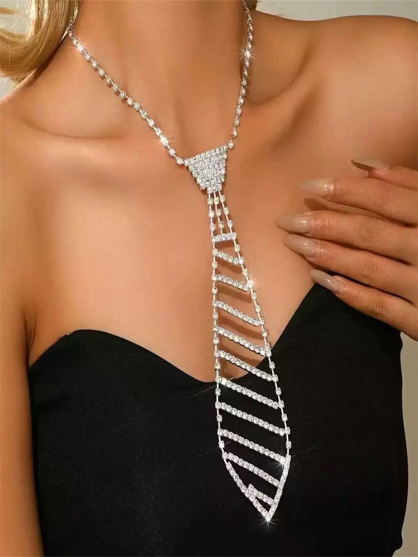 Women's Rhinestone Tie Necklace, Long Chain Bowtie Pendant, Fashionable Jewelry Accessory, Elegant Gift Idea, Exquisite Jewelry Gift, Bling Pendant