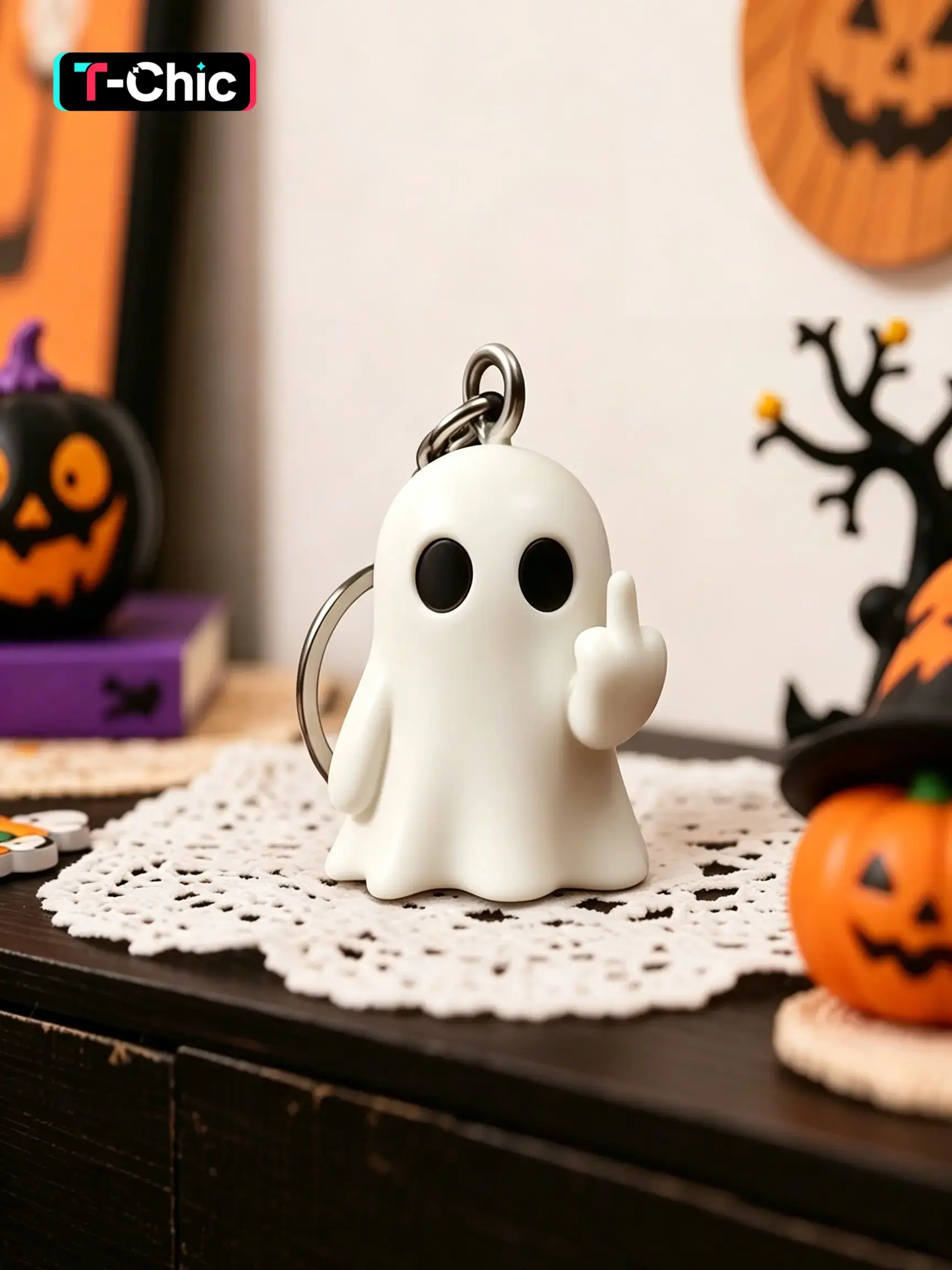Halloween funny middle-finger ghost ornament, trendy and cool cute cartoon ghost pendant, quirky and creative vibe, unique and adorable 3D accessory, perfect for casually decorating backpacks or keychains, Keychain Charms.