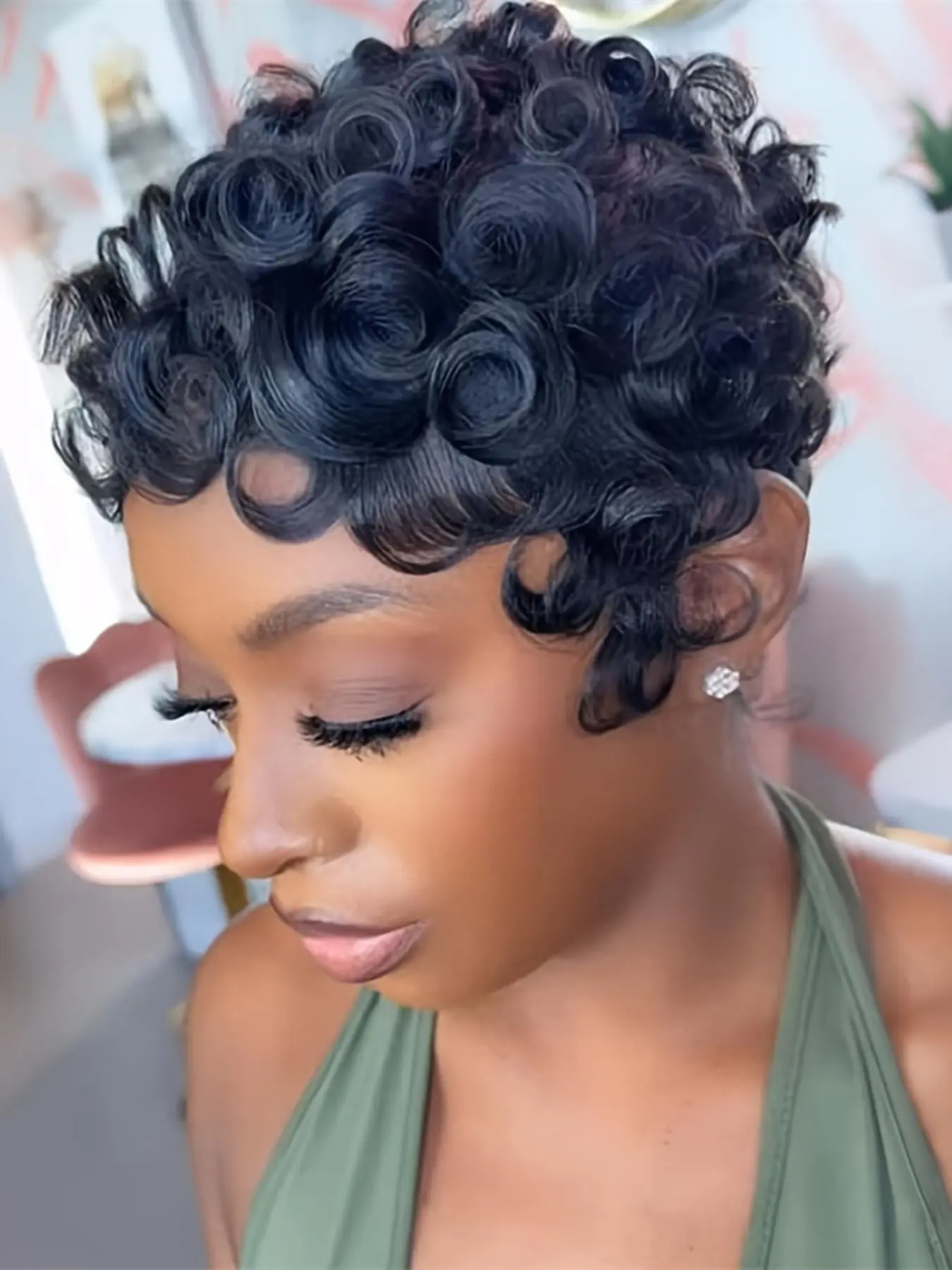 Human Hair Pixie Cut Wig, Short Curly Wavy Wig with Bangs, Natural, Rose Net Cap, Elegant Style for Women, Daily Use