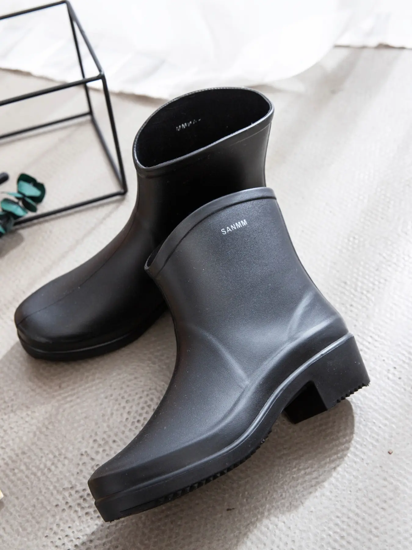 Fashion Plain Women's Mid-Calf Rain Boots, Comfortable Chunky Heel Waterproof Rubber Shoes, Non-Slip Thick Sole, Ideal for Rainy Days