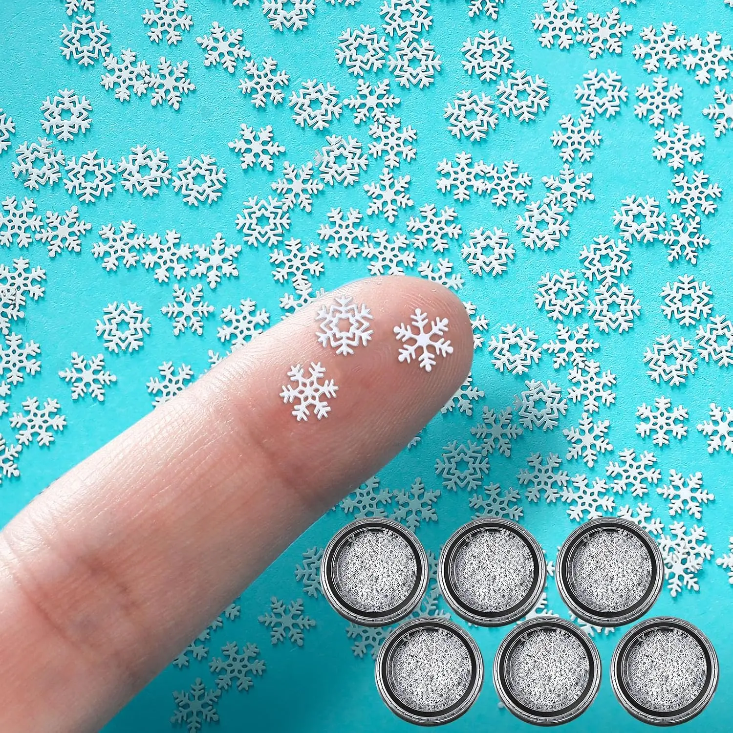 1200 count Mini Metal Snowflake 0.2 Inch Small White Snowflakes for Craft  Christmas Embellishment Little Snowflake Ornaments for DIY Craft Winter Christmas Party Decor