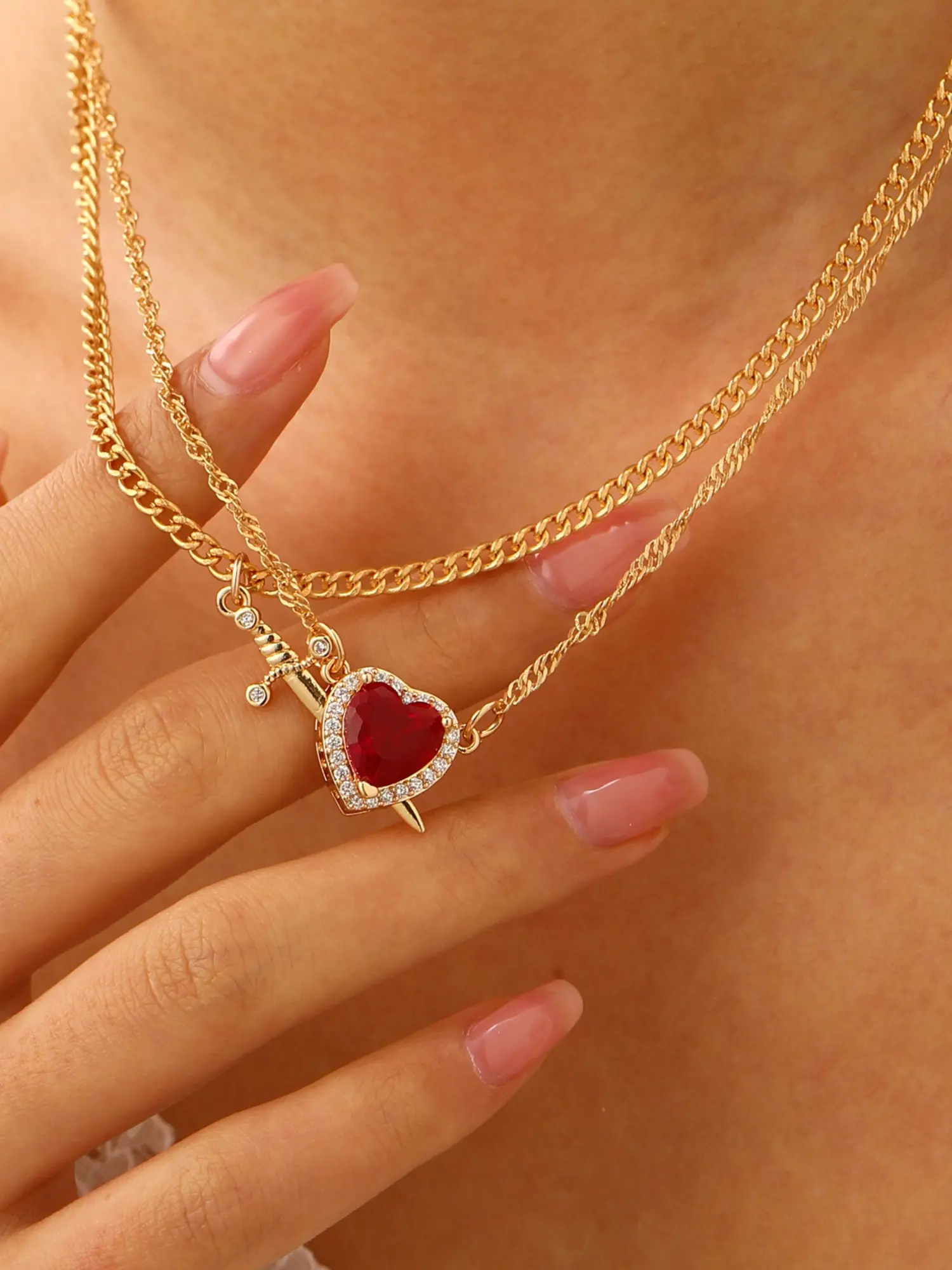 Elegant Zircon Heart Dagger Pendant Necklace Set, Removable Pendant, Separable Sword and Heart Couple Chain, Perfect Gift for Valentine's Day