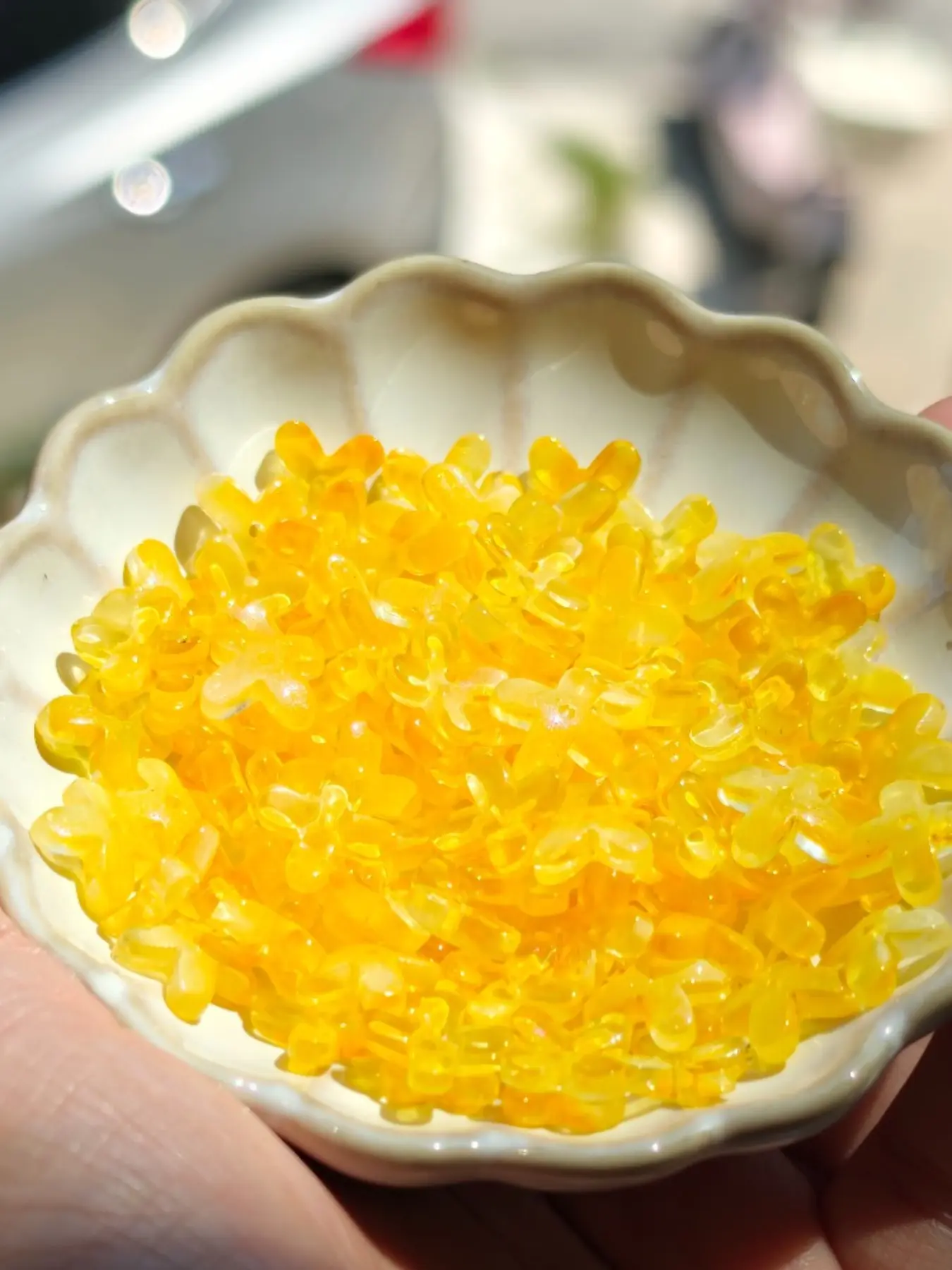 100pcs Glass Four-Petal Flower Beads, Osmanthus Decorative Beads, DIY Jewelry Accessories, Suitable for Bonsai, Home Decoration, Earrings, Bracelets, Necklaces, Phone Charms