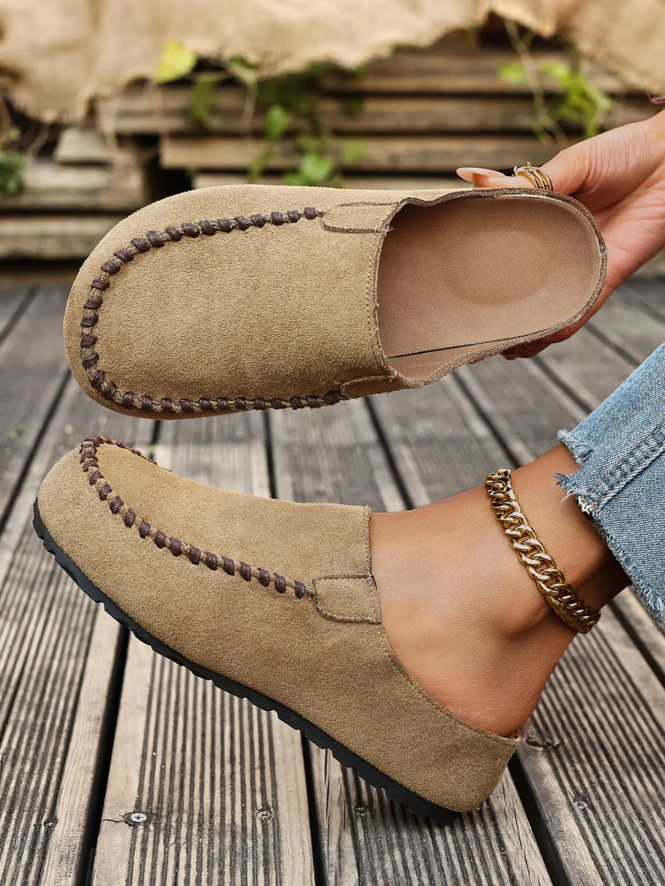 Women's Casual Suede Slippers, Mule Shoes, Fabric Upper, Comfortable and Lightweight, Plain Pattern, Rubber Sole, Less Than Ankle Height, Mule Slides