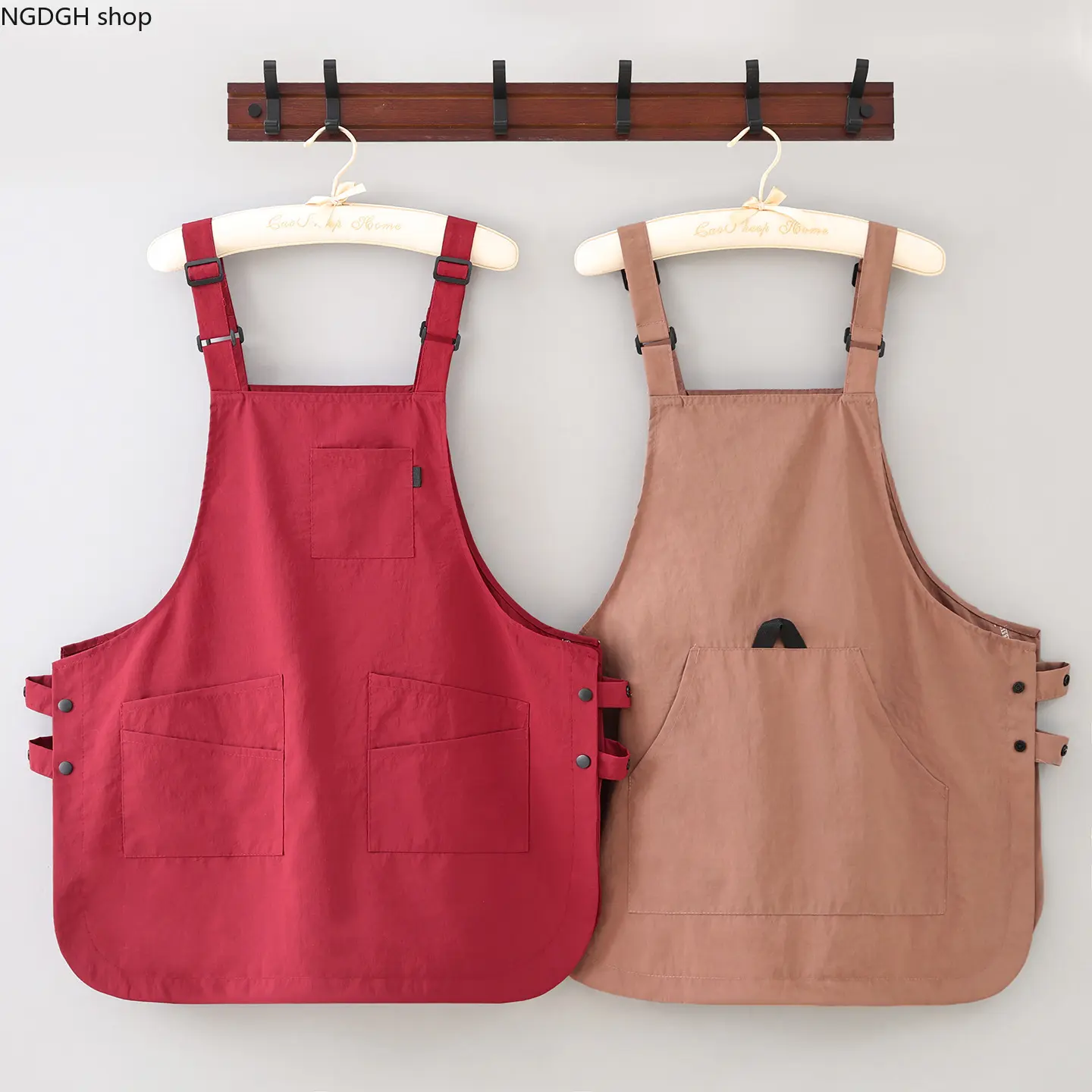 Unisex Kitchen Bib Apron - Adjustable Straps, Multiple Pockets, Durable Fabric for Cooking & Baking, Sports & Outdoor Gardening, Restaurant Work Accessory (Red, Beige, Black)