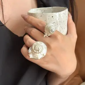 Natural Shell Snail Ring Korean Style Jewelry Accessories Ocean Animal Ring Exaggerated Big Crab Bohemia Finger Ring Gift