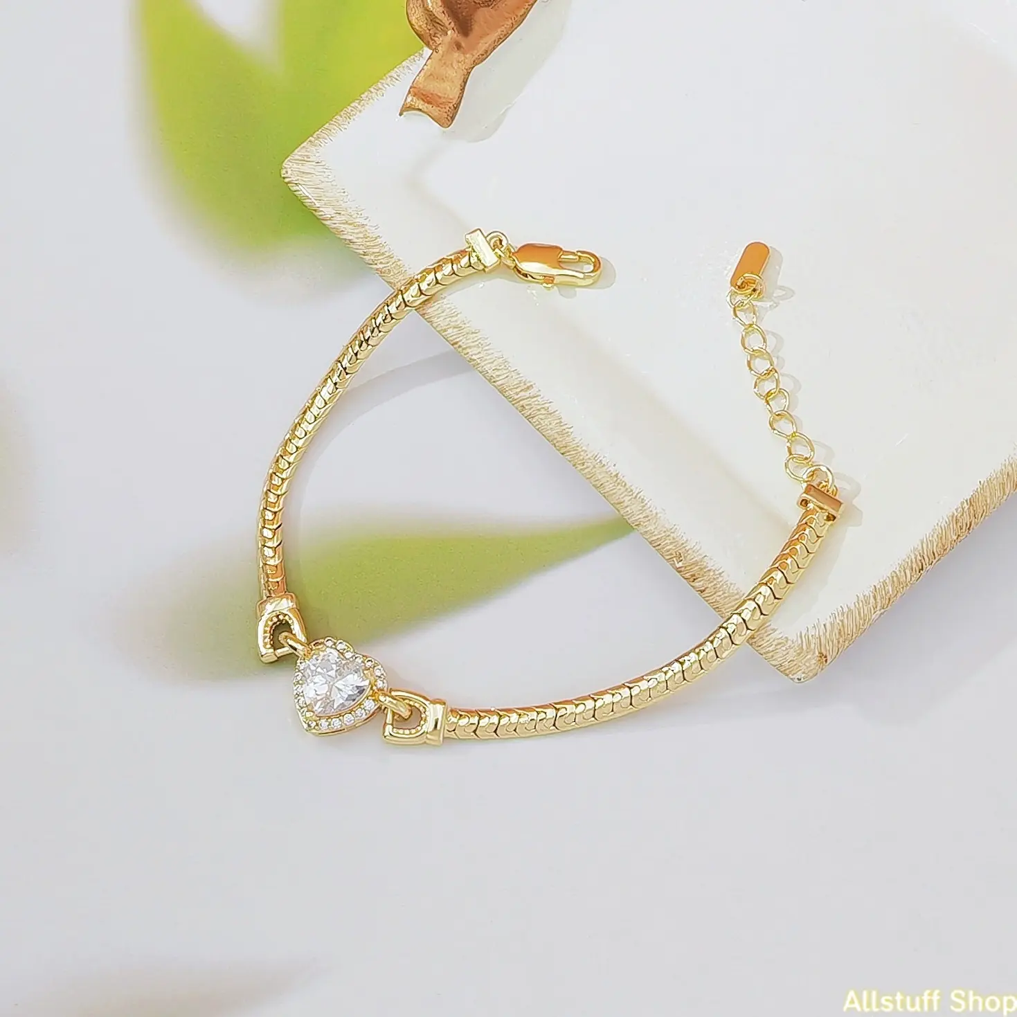 Female Metal Bangle Bracelet - Light Luxury Heart-Shaped, Customized, Elegant Sports Accessory Jewelry for Daily Street Wear, Customized Bracelet, Personalized, Exquisite Trendy Bracelet
