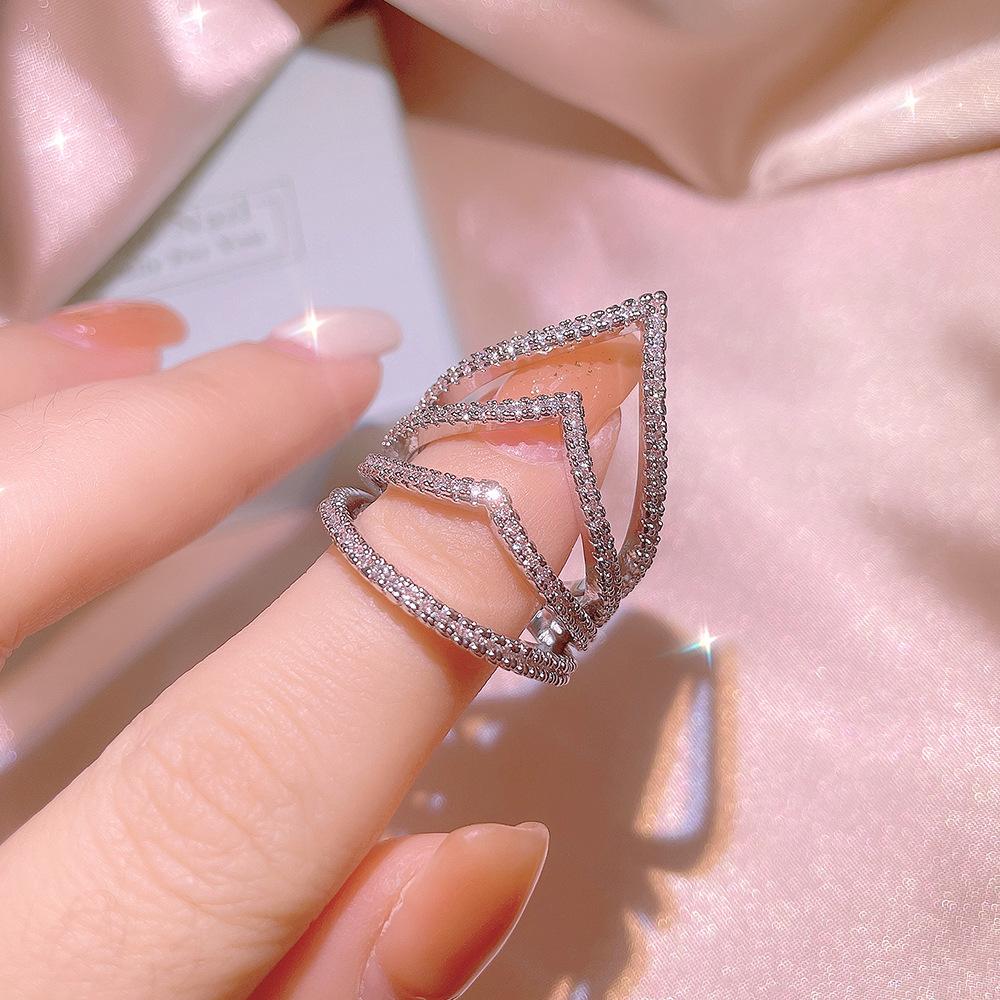 women's  rose golden net line  unique personality strip simple  Hypoallergenic Classic Elegant Radiant V-Band Synthetic Moissanite Engagement Anniversary  Ring