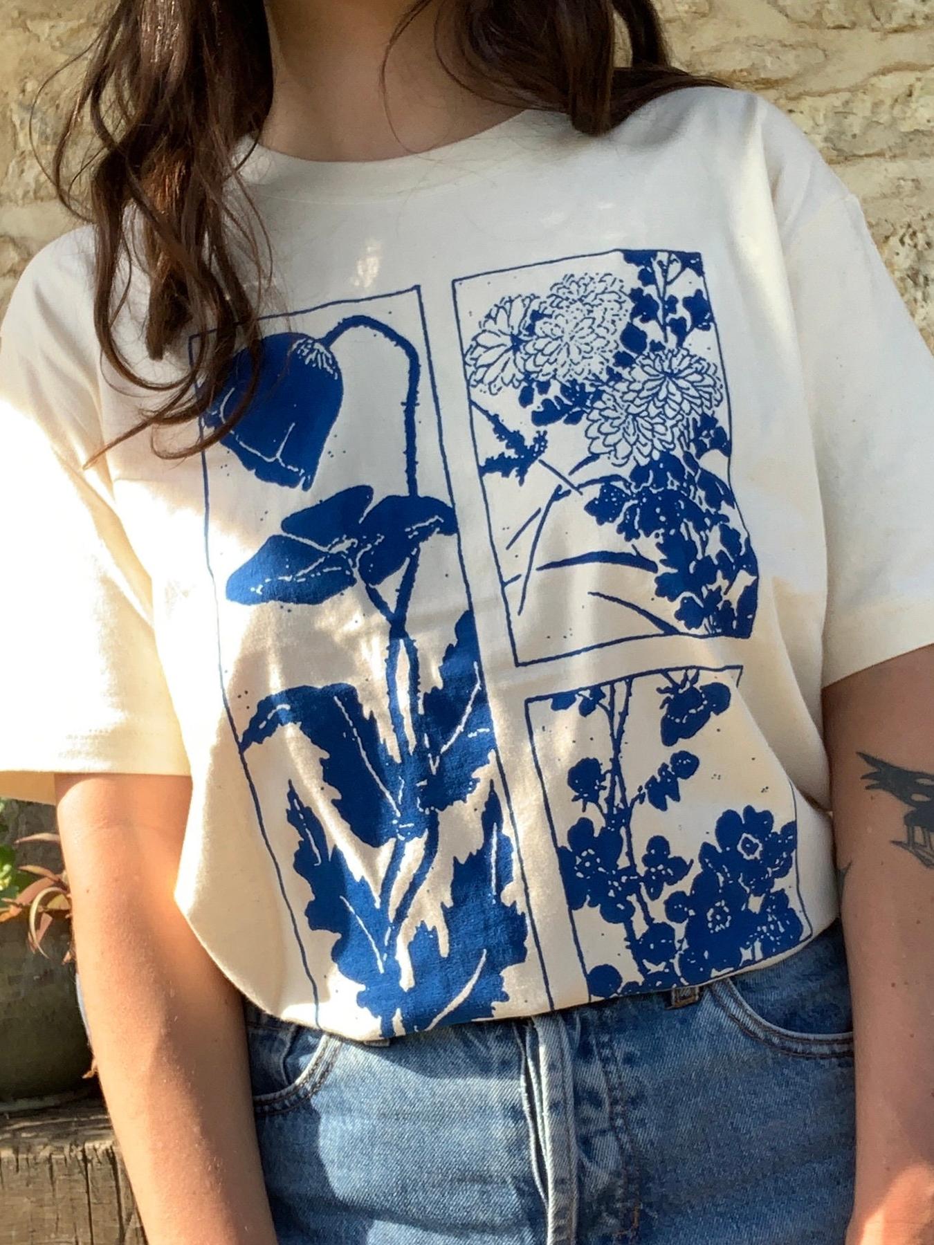 Women's Floral Print Round Neck Graphic Tee, Vintage Trendy Casual Short Sleeve T-shirt for Daily Wear, Ladies Summer Clothes