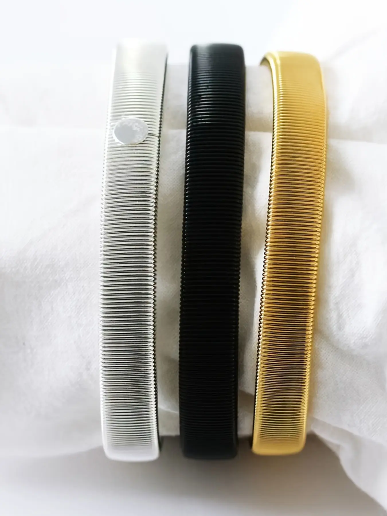3PCS 3 colors Sleeve Garters, Stretchy Metal Shirt Sleeve Holders, Anti-Slip Arm Bands Elastic Arm Straps for Men and Women general