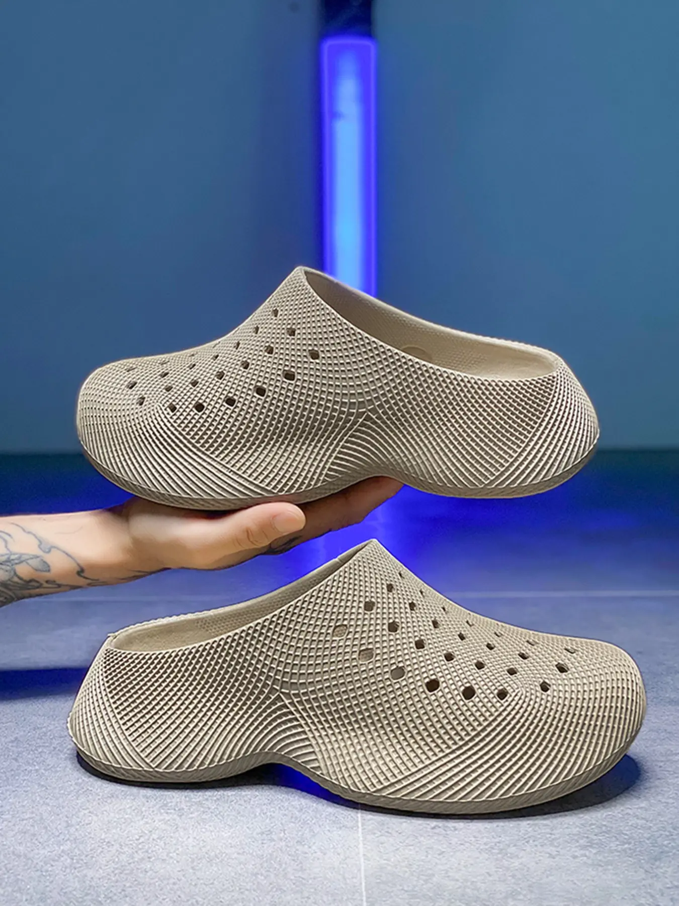 Unisex Closed-Toe Eva Slippers, Lightweight Cut-Out Design, Comfortable for Daily Wear, Outdoor Activities, Travel, Gardening, Beach Walks