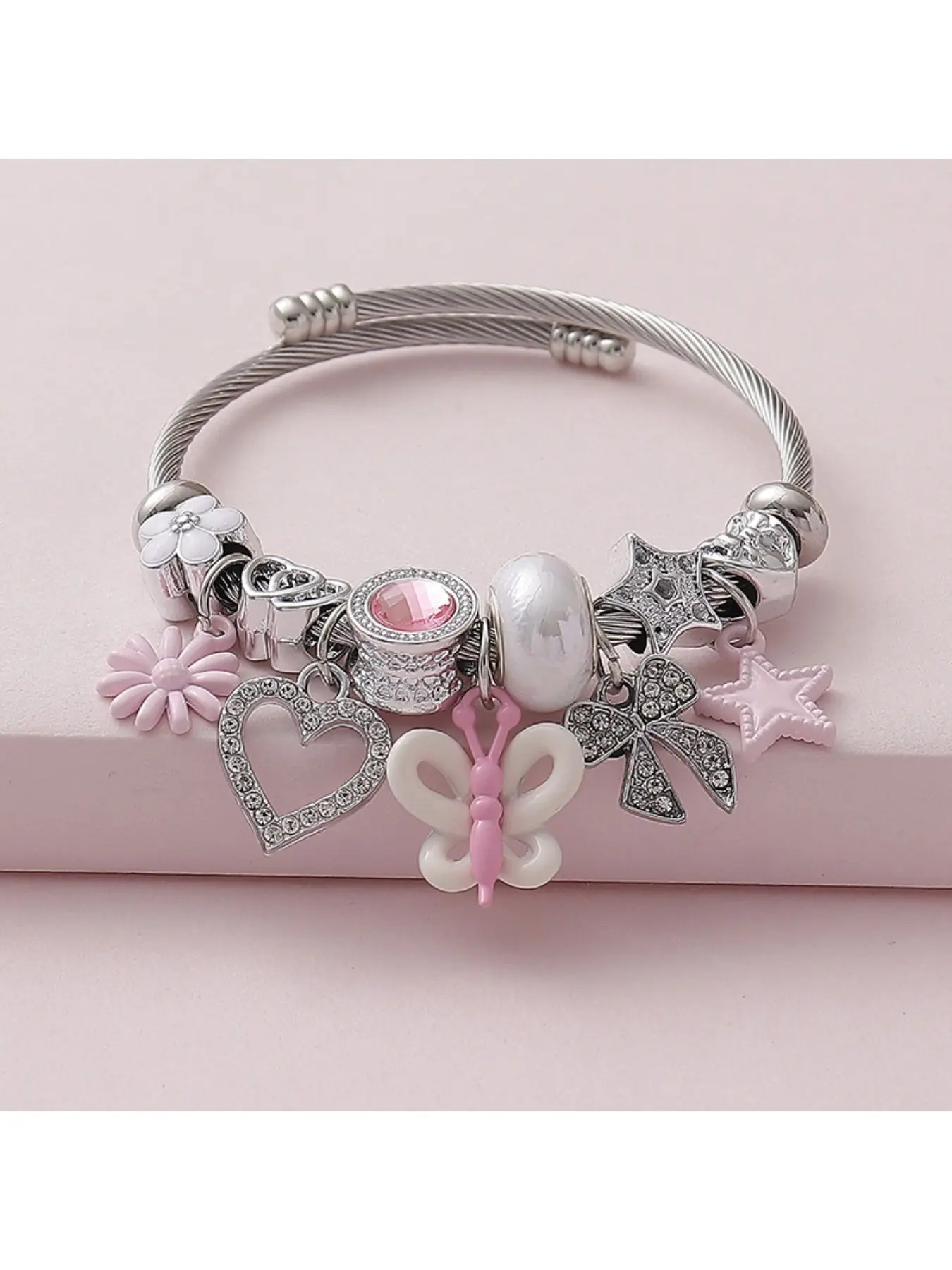 "Sweet-and-Edgy Princess Style": Pink Bows paired with High Heels/Ballet Flats/Heart-Pendant Open Bangle (Pavé Setting)