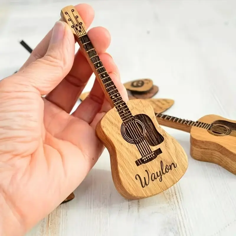 Guitar lover gift set-personalized carved guitar pick, very suitable for anniversary or gift for father, brother, boyfriend or friend.