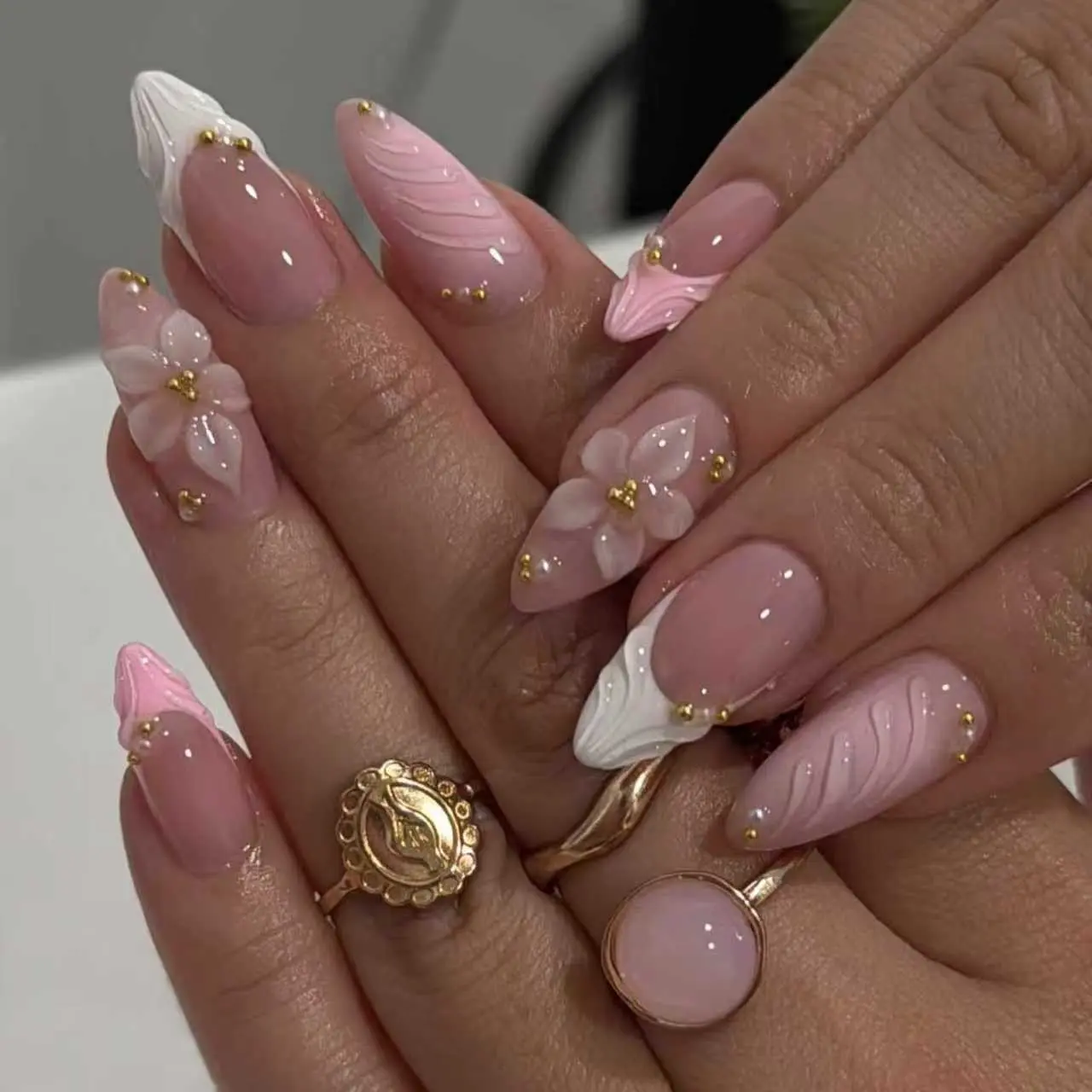 24pcs Medium Almond Press on Nails, Nude French 3D Flower False Nails, Beads, Glossy Acrylic Tips, Elegant Manicure, Decorative Nails