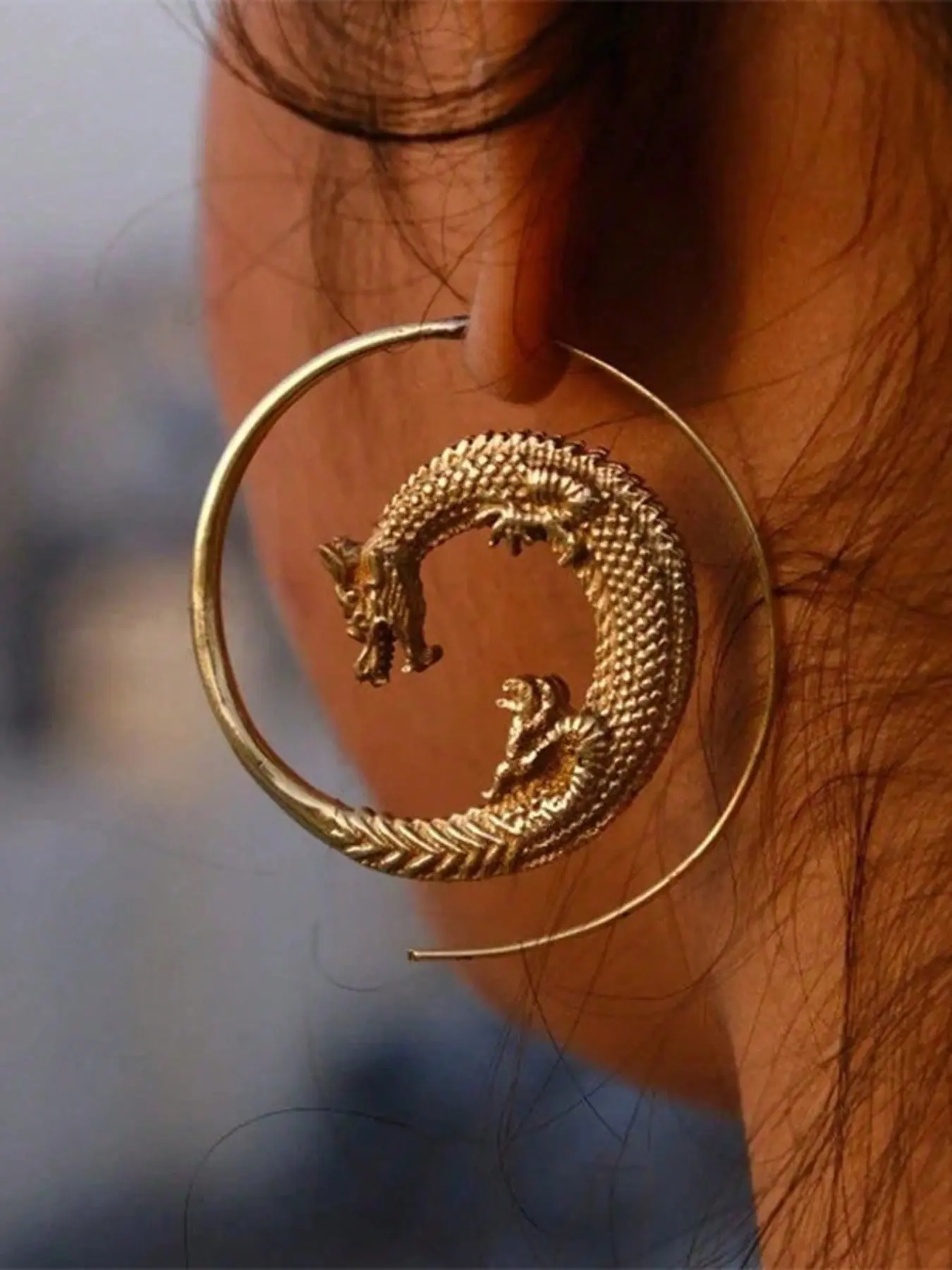 1 Pair of Gothic Retro Style Dragon Design Large Hoop Earrings Women's Gold Color Earrings Statement Earrings Party Birthday Gift