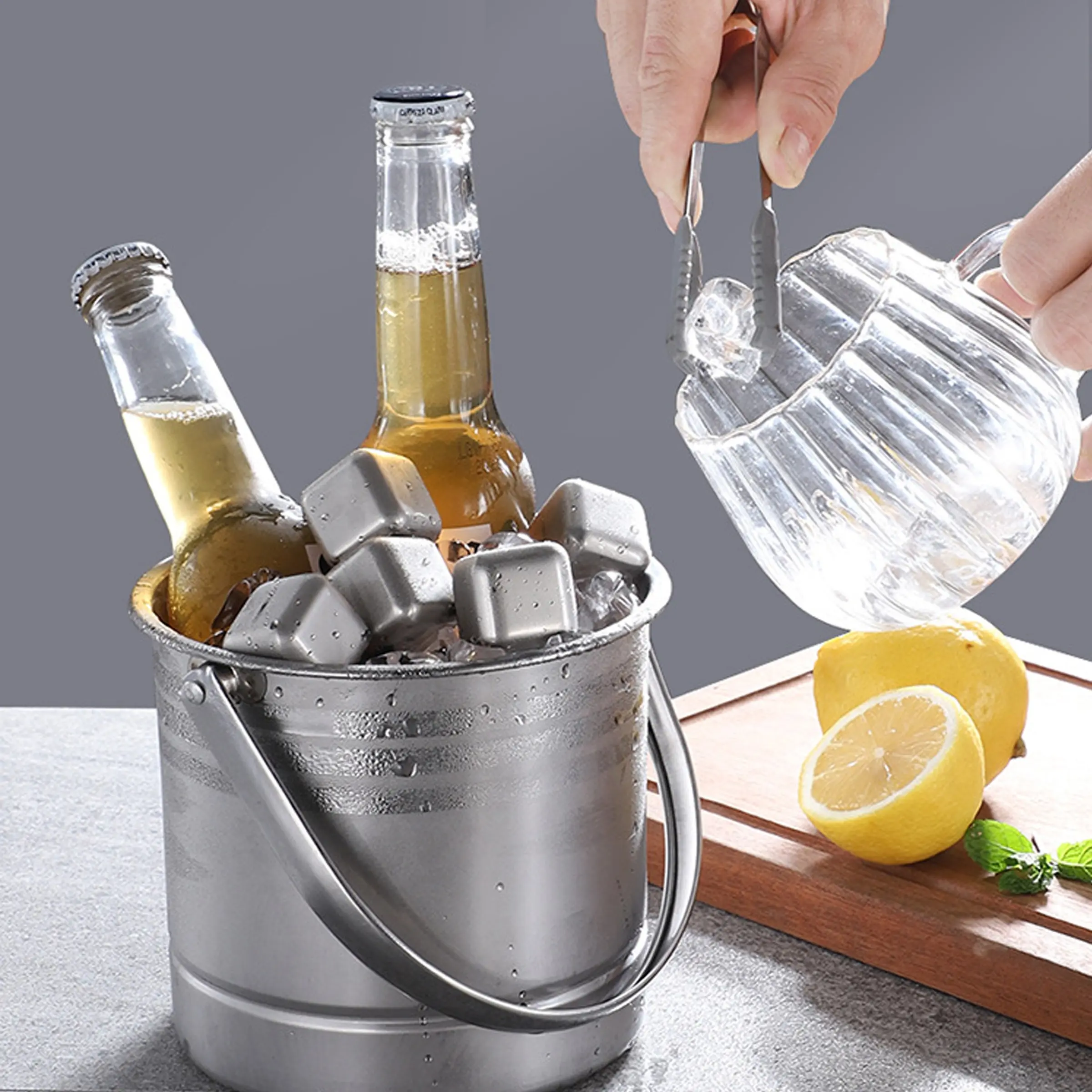 Stainless Steel Ice Bucket for Bar Ktv, Portable Beer Chiller, 1.6L Mini Ice Bucket with Handle and Filter Plate, Ideal for Parties and Cocktails