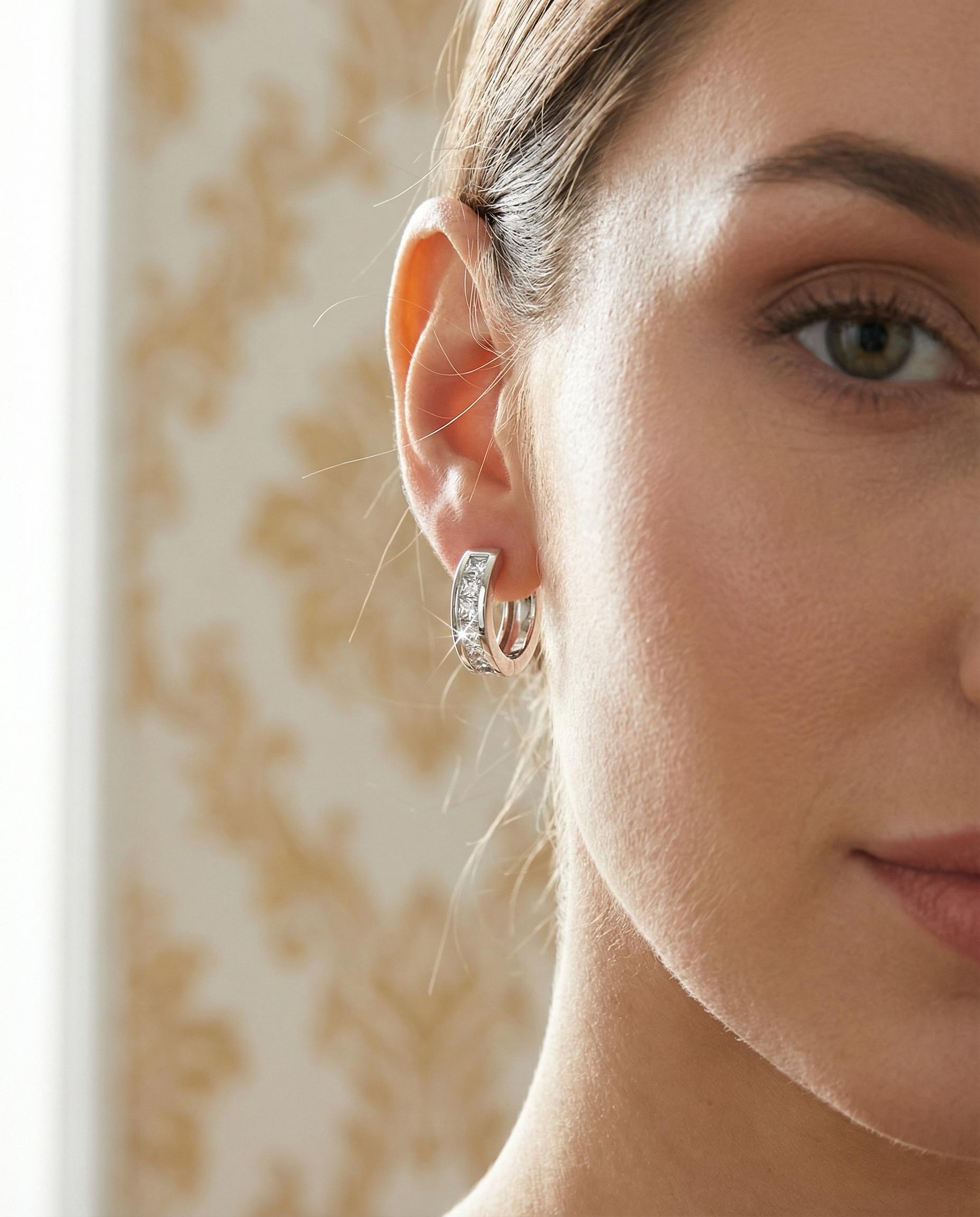 High-quality Brilliant Zircon Earrings Finely Crafted Clear and Sparkling Enhances Face Shape Adds Elegance Ideal for Parties and Gatherings Simple Versatile Design Thoughtful Gift