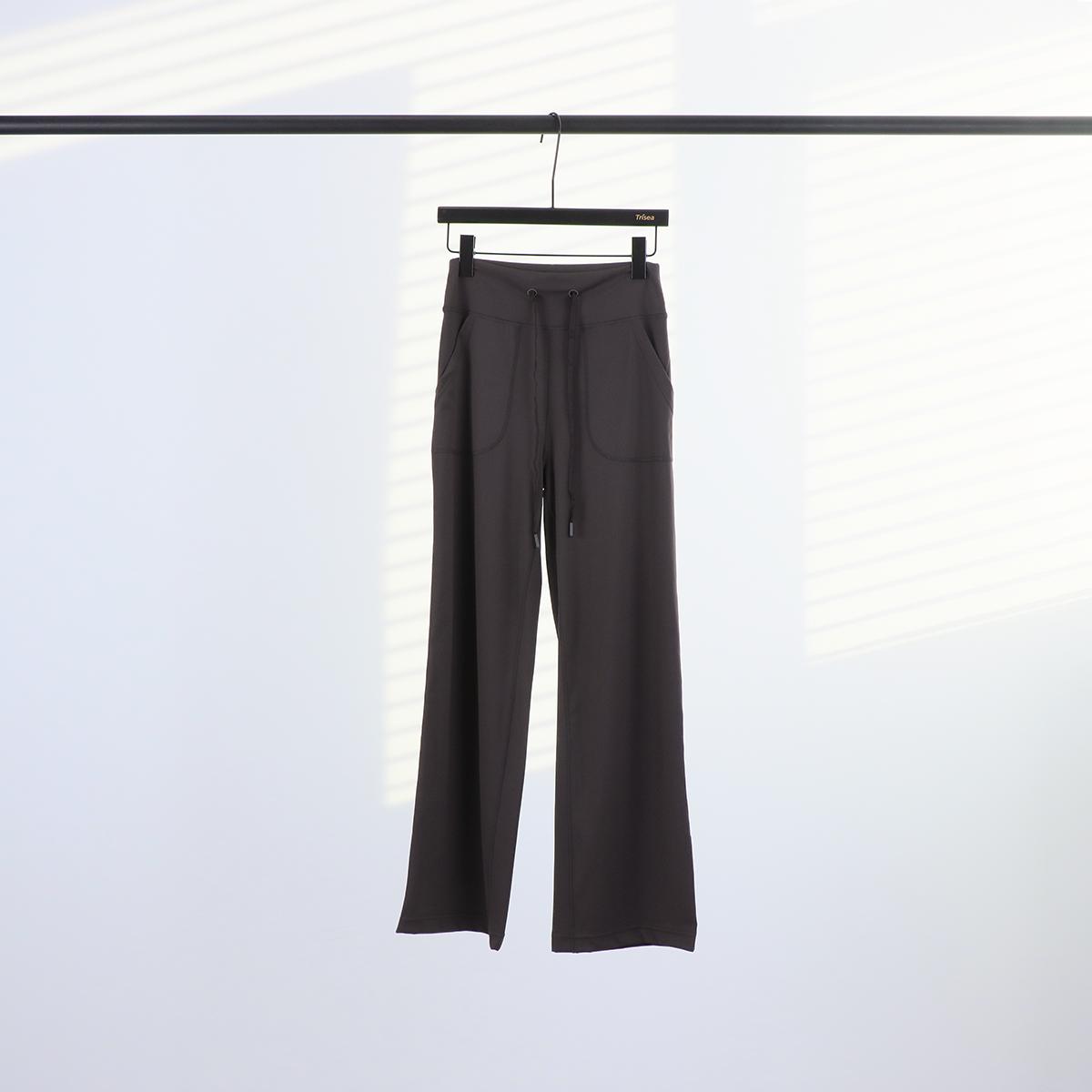 LULU Elegant Women's Straight-Leg Pants: A flattering, tailored fit perfect for both athletic and casual occasions, suitable for all seasons, and expertly crafted.