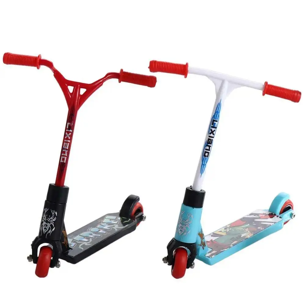 Plastic Mini Skate Park Ramp Set - Unisex Toy, Includes Mini Scooter, Fingertip Bike, Fingerboard, 1 per Pack, Single Pieces Random Party Bag Gift for Home & Festive Use, One Per Pack