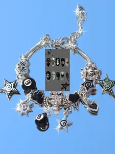 Heart Charm Bracelet, Fashionable Gothic Style Heart Bracelet, Vintage Heart DIY Bracelet, Unique Jewelry Accessory