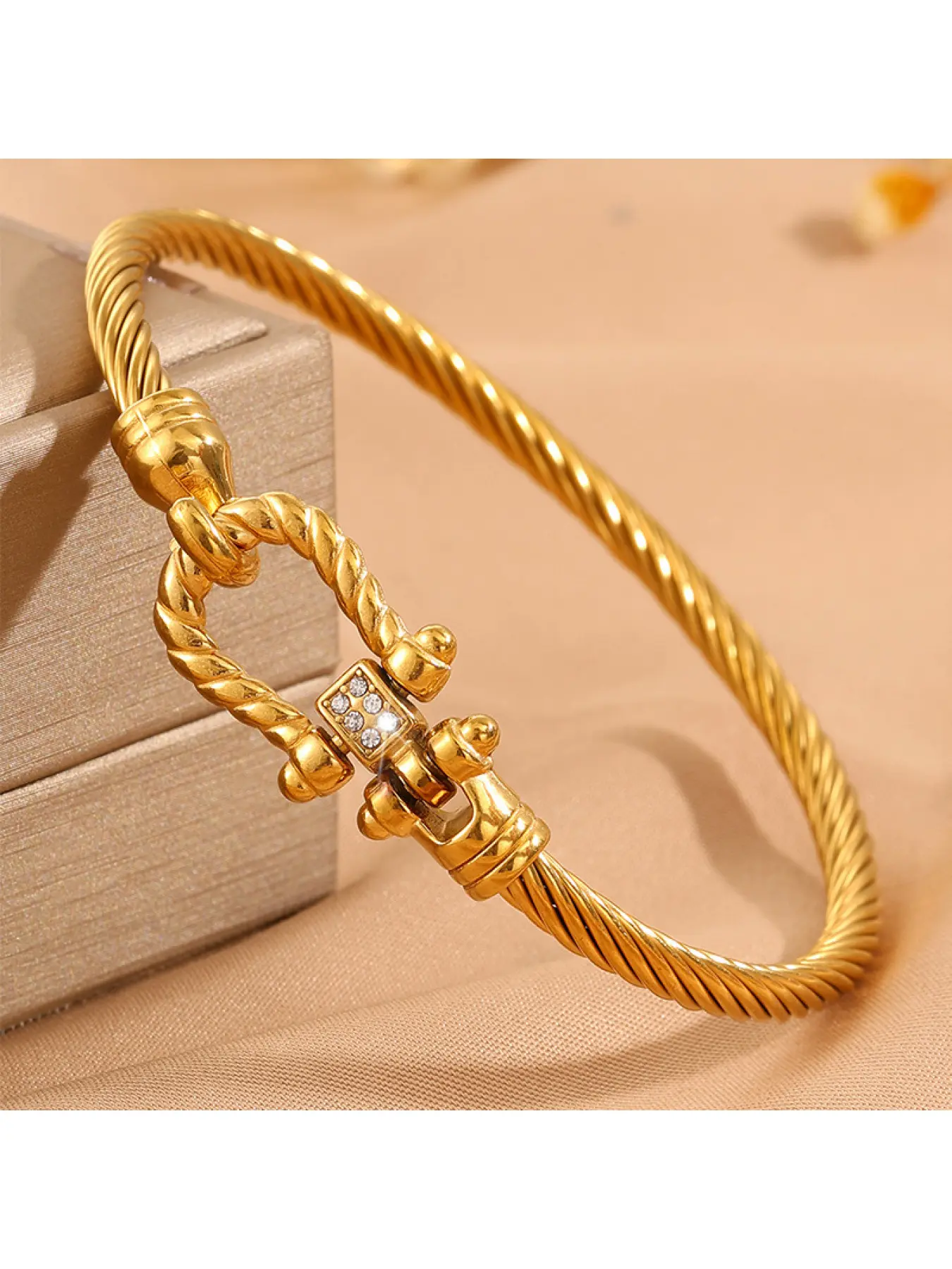 Luxurious Bracelets for Women with Elegant Crystal Embellishments, Exquisite Stylish Minimalist Cubic Zirconia Bangles, Fashion Jewelry Hand Accessories for Ladies and Girls, Versatile Bangles for Stacking in Daily Life and Parties, Fashionable Bangle