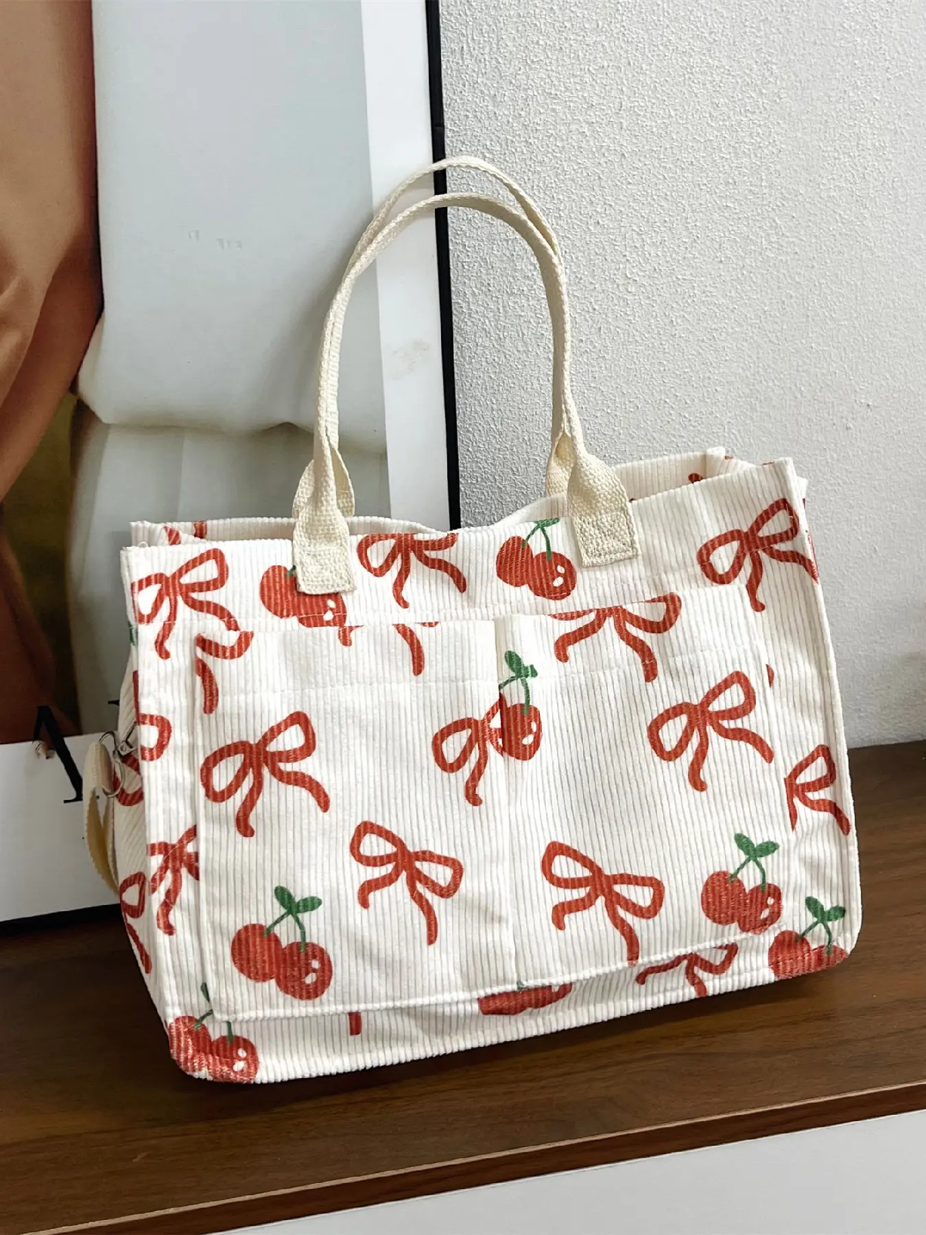 Casual and stylish cute patterned multi-pocket tote bag, women's leisure daily easy-to-match large-capacity shoulder crossbody bag