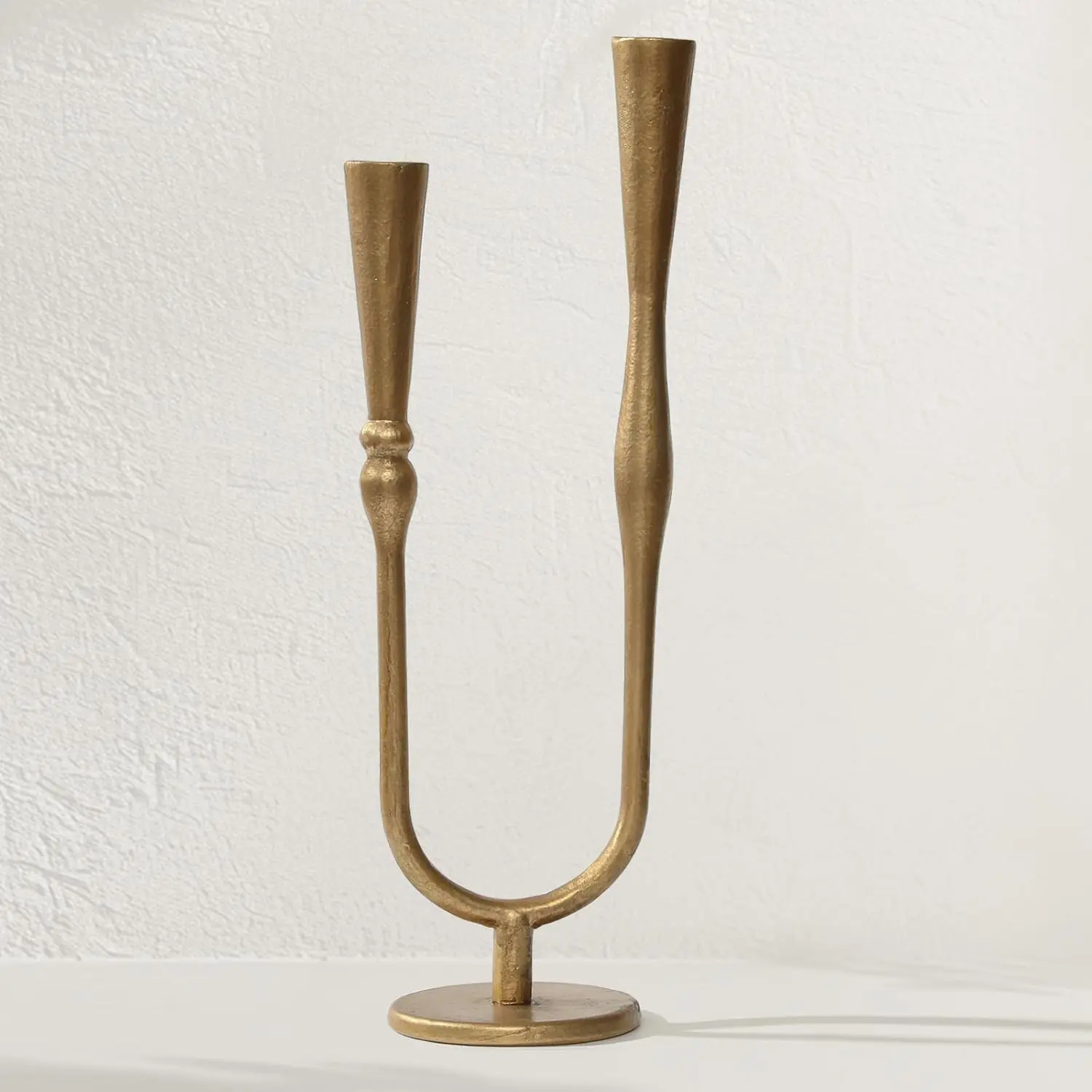Cast Iron Candelabra, Antique Brass Metal Candlestick Holder, Elegant Wedding & Event Candle Stand, Vintage Decorative Candelabra for Home & Dining Room