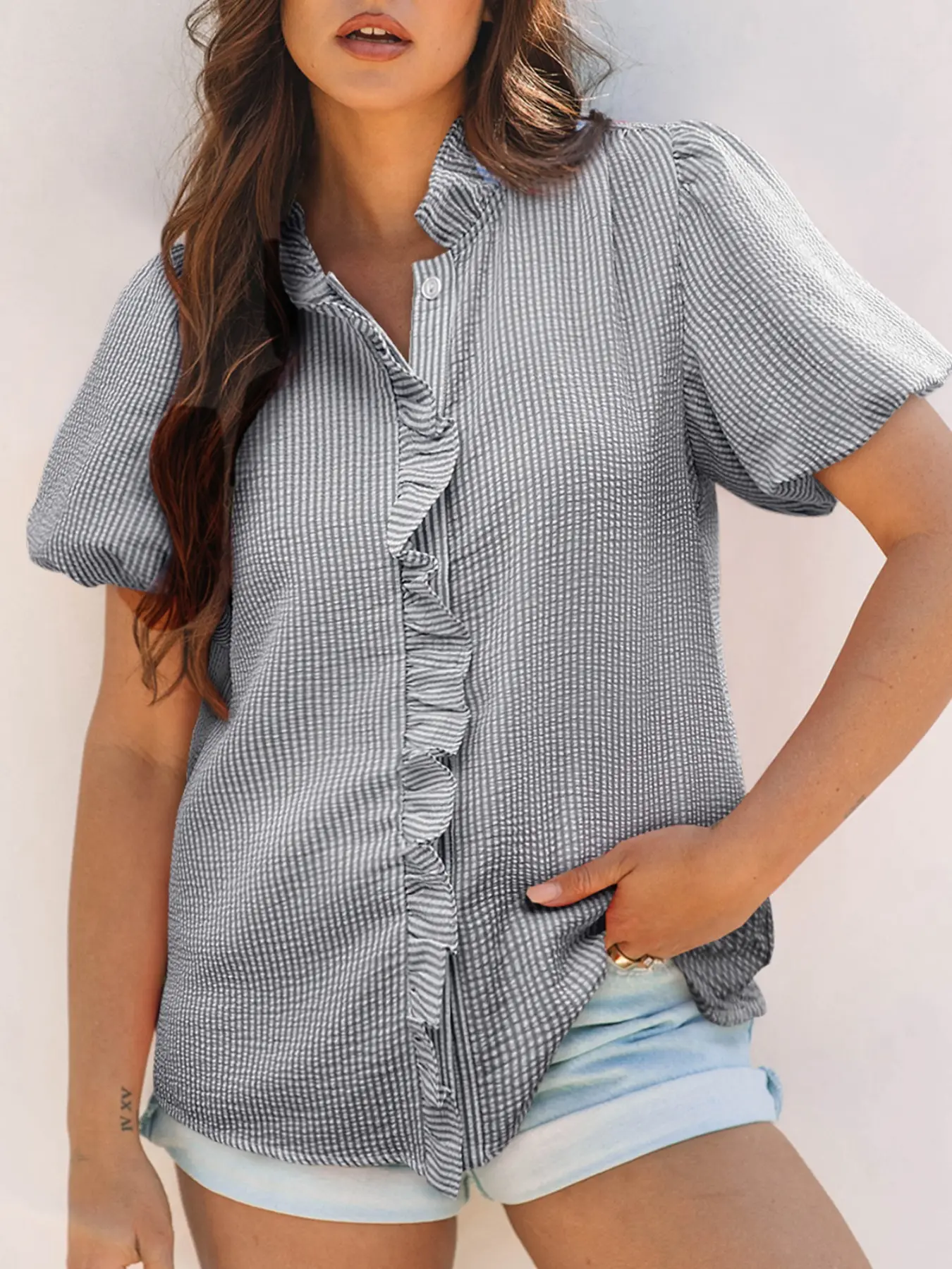 Women's Casual Striped Ruffle Bubble Sleeve Short Sleeve Shirt, Fashionable Top for All Seasons, Comfortable and Stylish