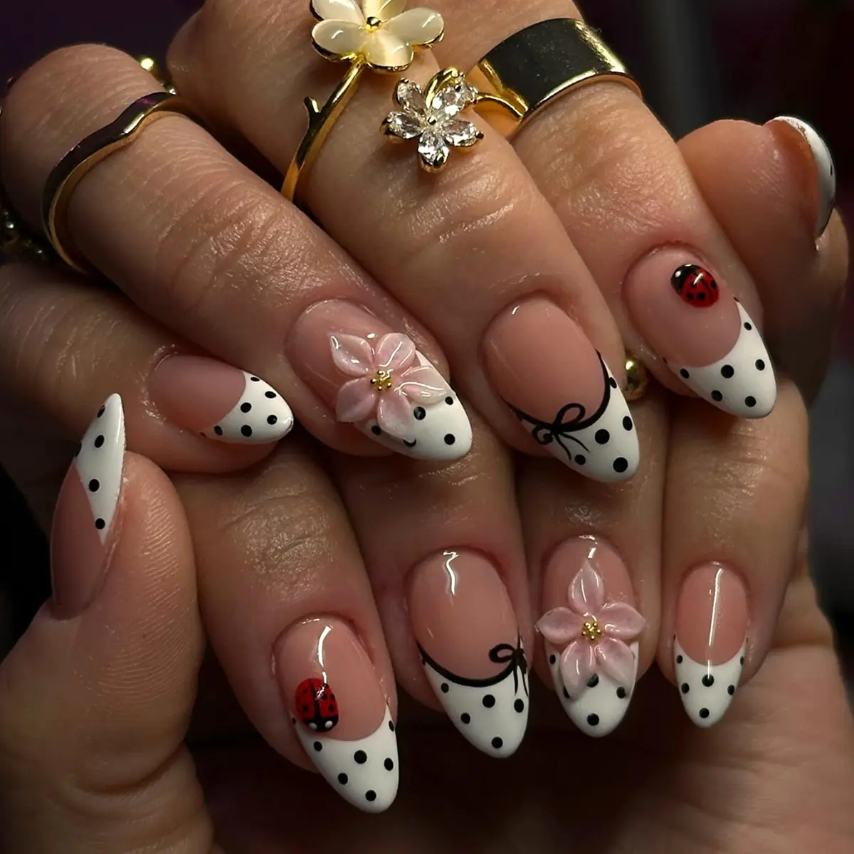 Almond French Press On Nails 3D Blurred Flower Print Fake Nails Detachable Reusable Elegant Nail Art Set For Women Daily Party Use