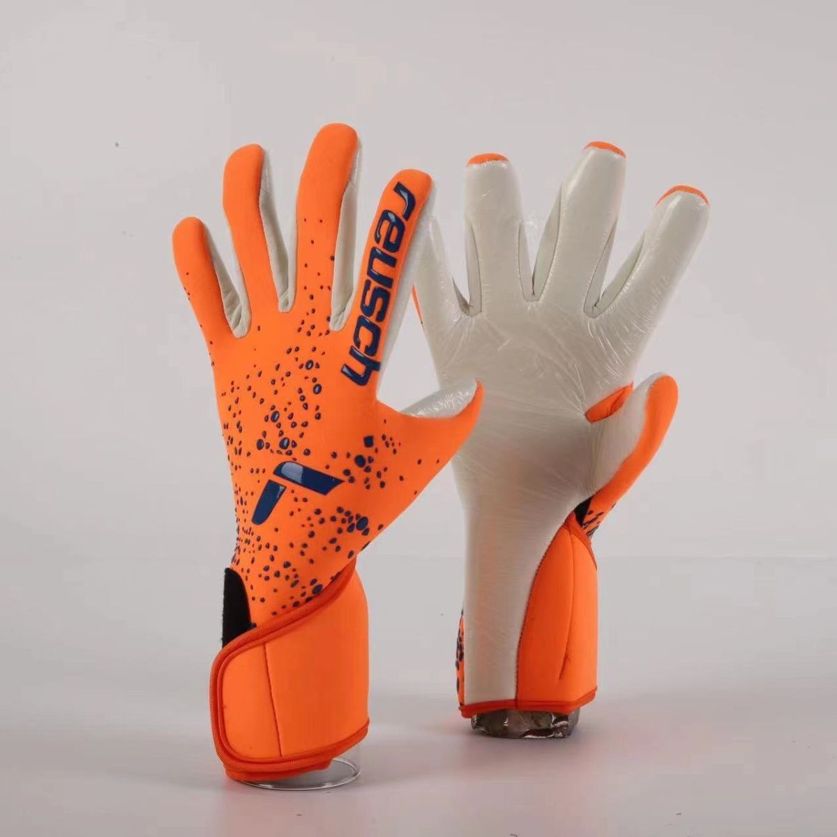 Football Gloves Professional Non-Slip New Goalkeeper Gloves WhiteLatex football gloves | Professional non-slip new gloves goalkeeper gloves finger save