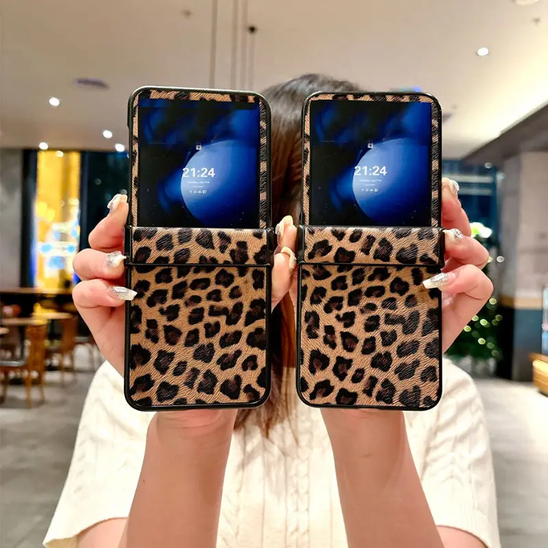 Compatible with Razr 70 Plus/Razr 60 Ultra/Razr 50 Ultra/Razr 50 | Leopard Print Full Wrap Shockproof Flip Phone Case HNZ0560