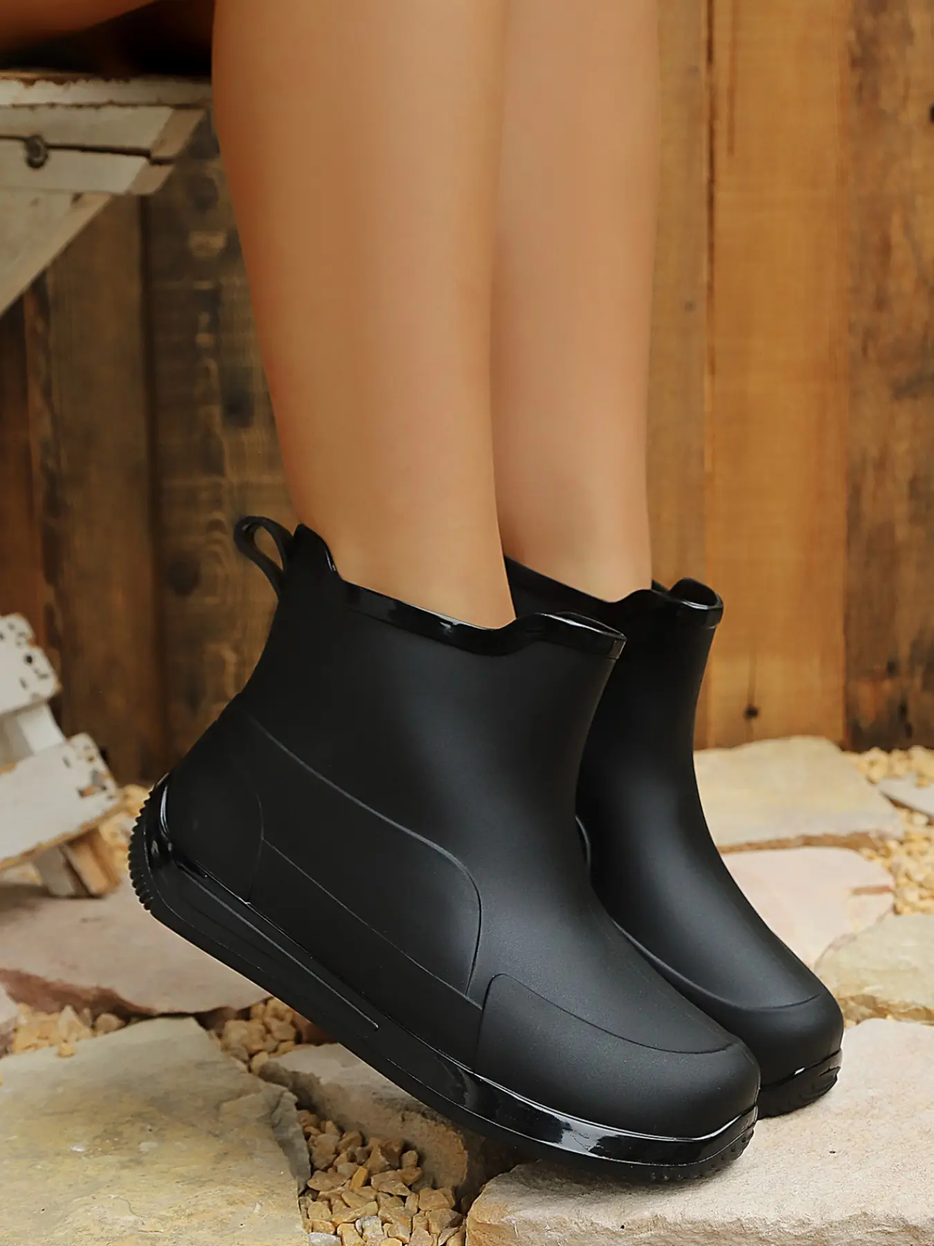 New Low Top Plain Color Short Tube Rain Boots for Women, Lightweight Soft Sole Anti-Slip Waterproof Shoes, Outdoor Cycling Kitchen Use